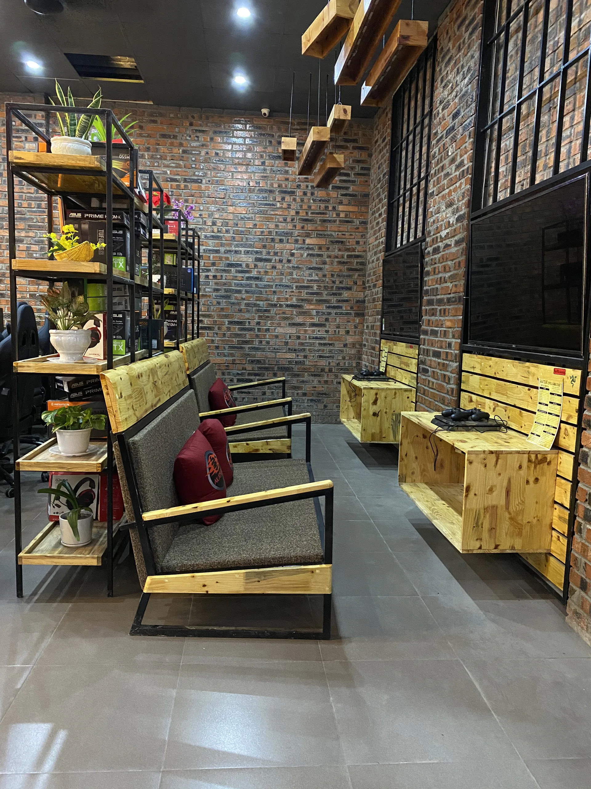 Akatsuki Gaming Store khai trương tại Nghệ An, nhiều khu khác nhau thoải mái với full máy từ ASUS