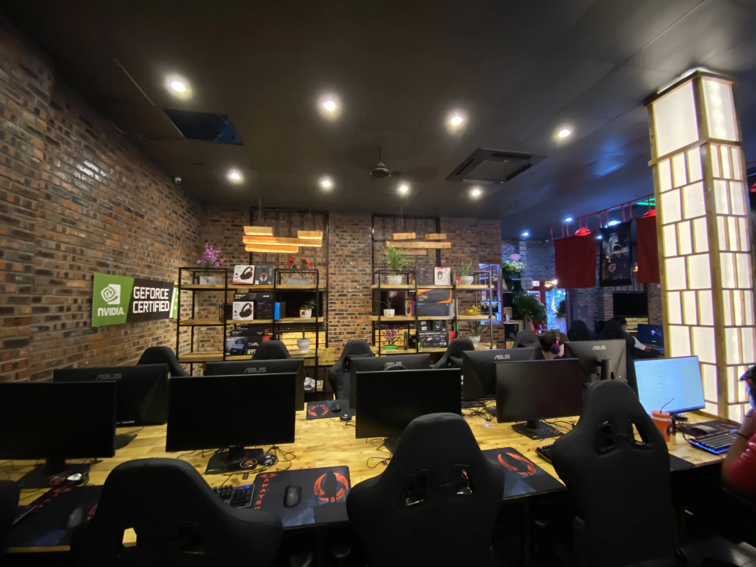 Akatsuki Gaming Store khai trương tại Nghệ An, nhiều khu khác nhau thoải mái với full máy từ ASUS