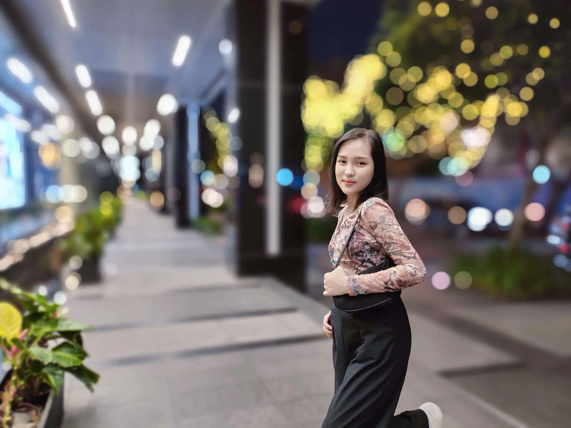 Test nhanh khả năng chụp chân dung đêm của OPPO Reno5: Thiết bị lý tưởng để bạn sống ảo năm mới