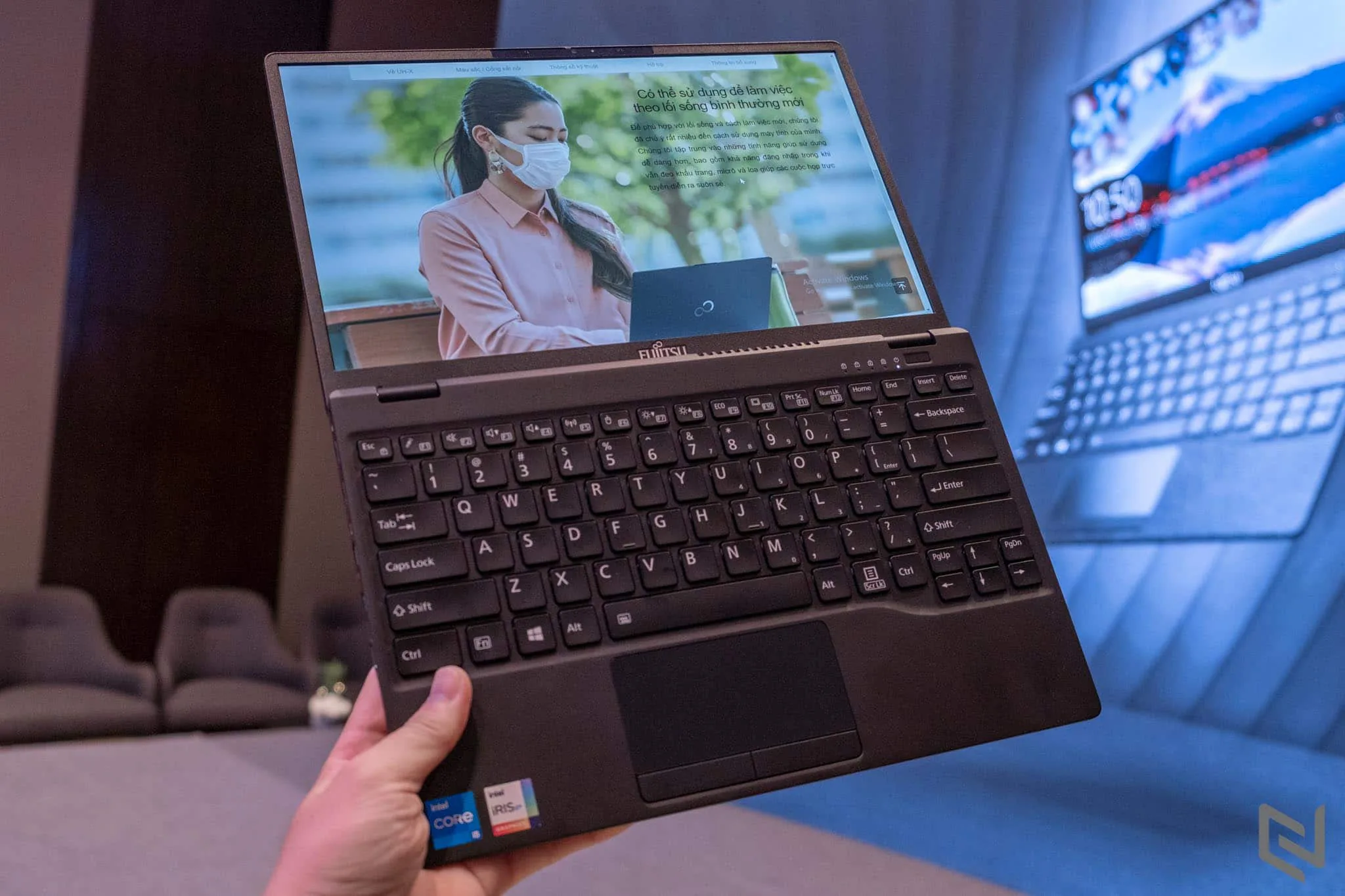 Ra mắt laptop siêu mỏng nhẹ Fujitsu UH-X tại Việt Nam, giá từ 29,990,000 VND