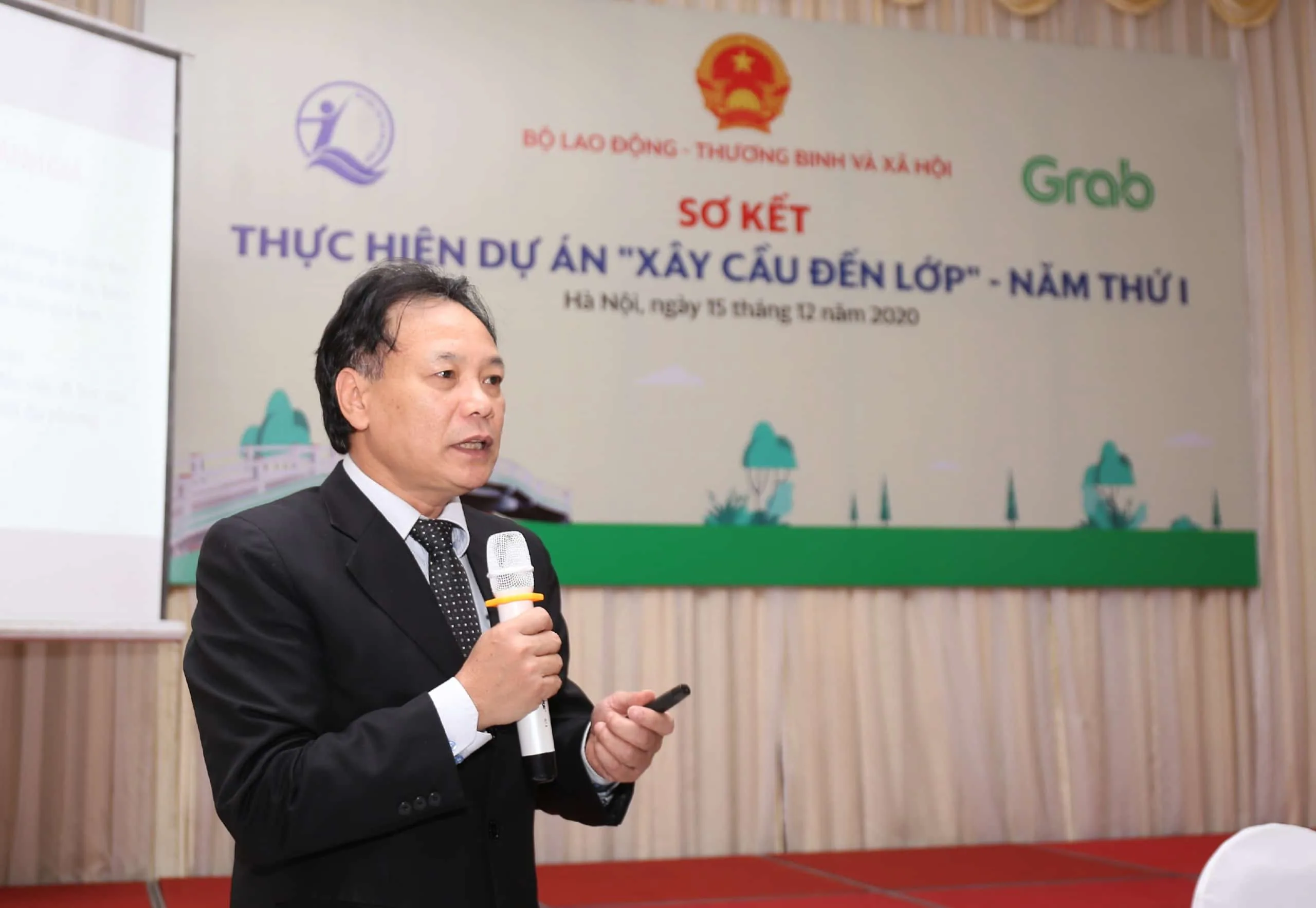 Hội thảo sơ kết dự án “Xây cầu đến lớp” năm thứ nhất