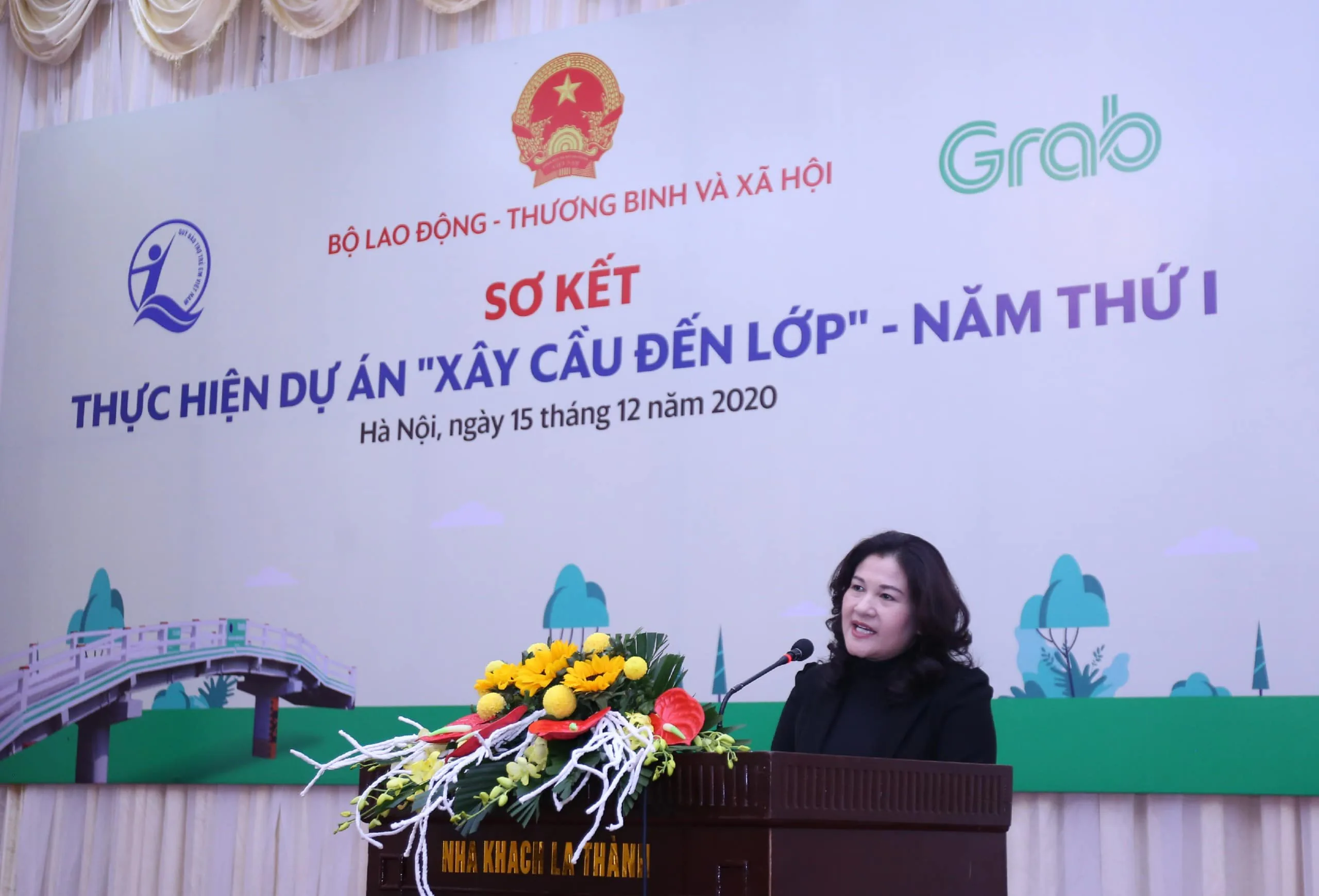 Hội thảo sơ kết dự án “Xây cầu đến lớp” năm thứ nhất