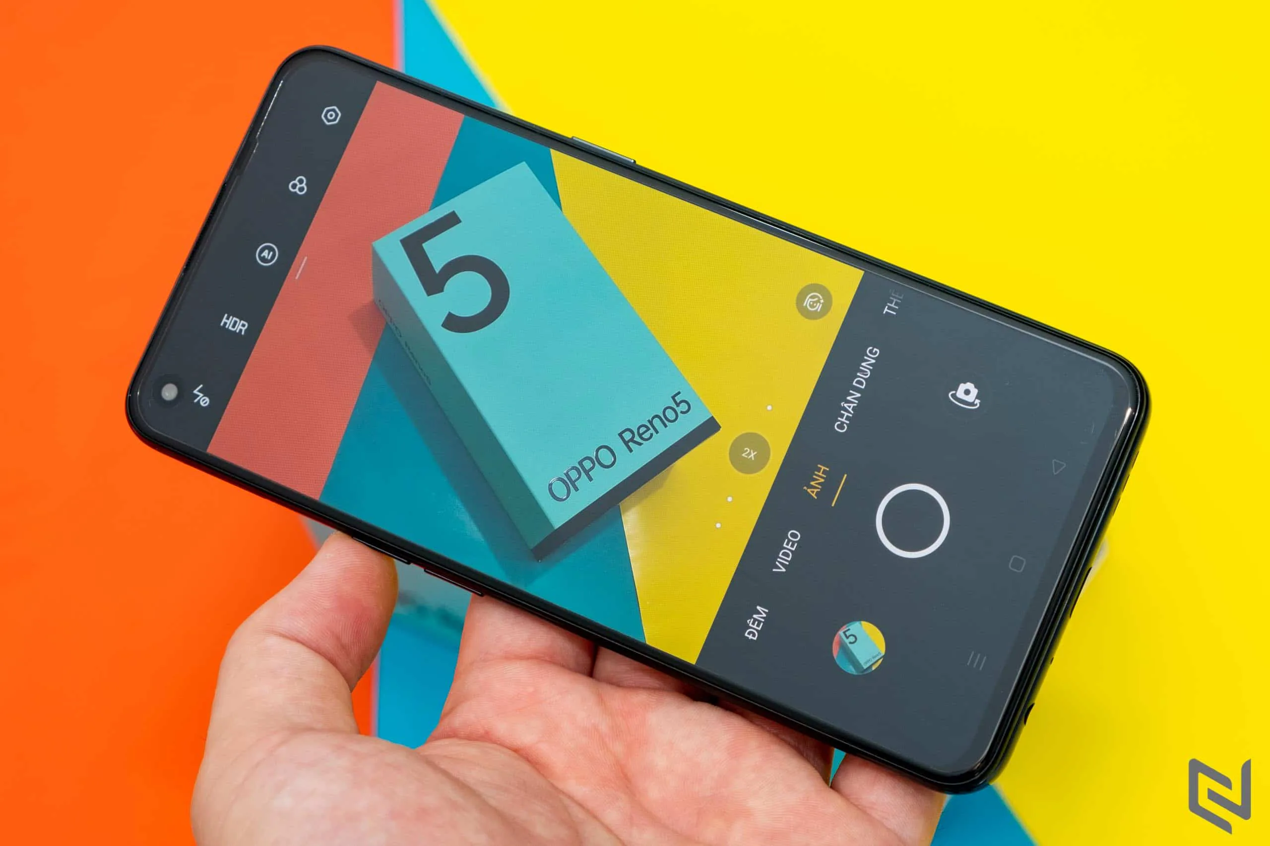 Mở hộp OPPO Reno5: Màu sắc ma thuật, cấu hình thời thượng, camera tạo xu hướng