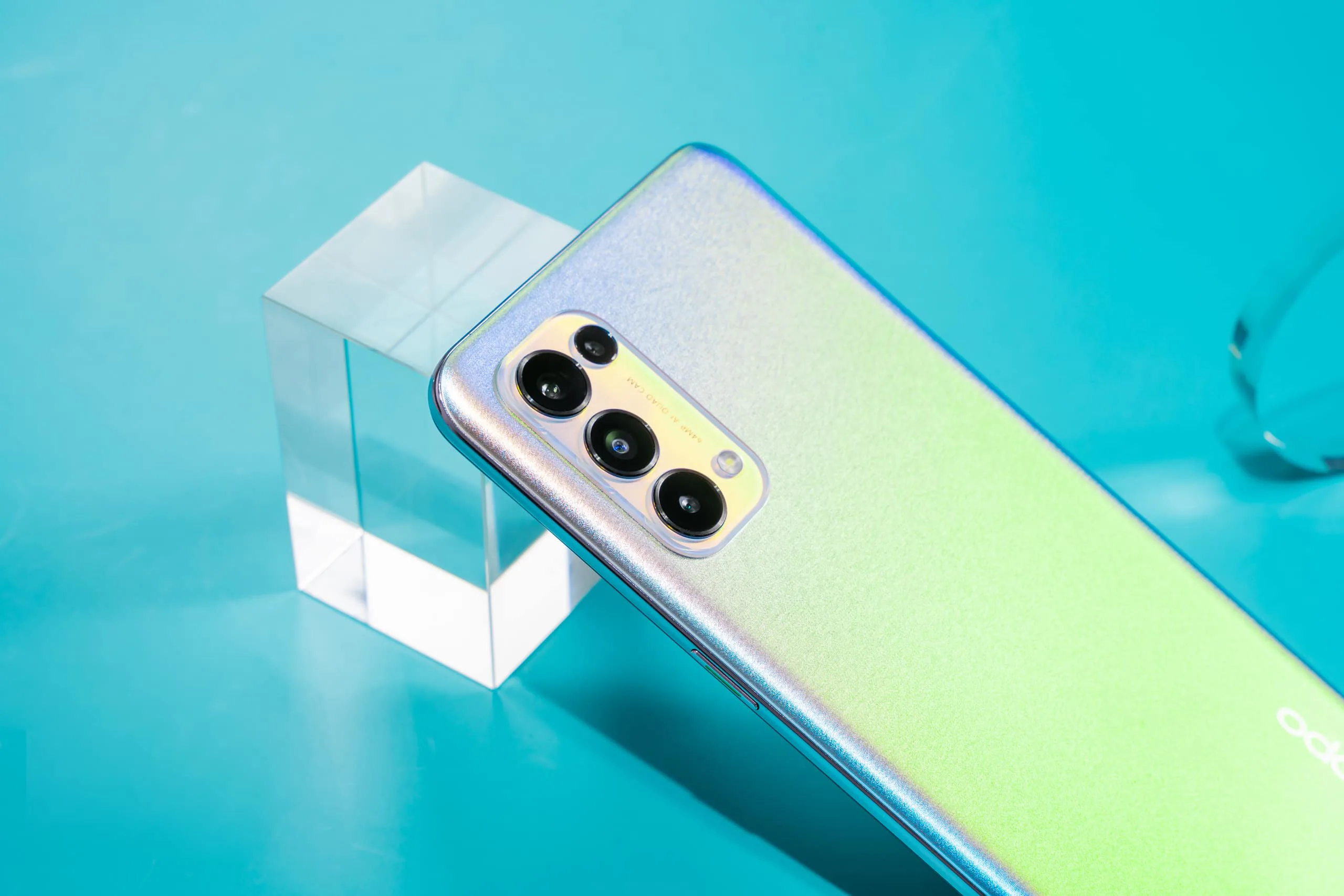 OPPO Reno5 chính thức ra mắt tại Việt Nam, giá 8,690,000 VND