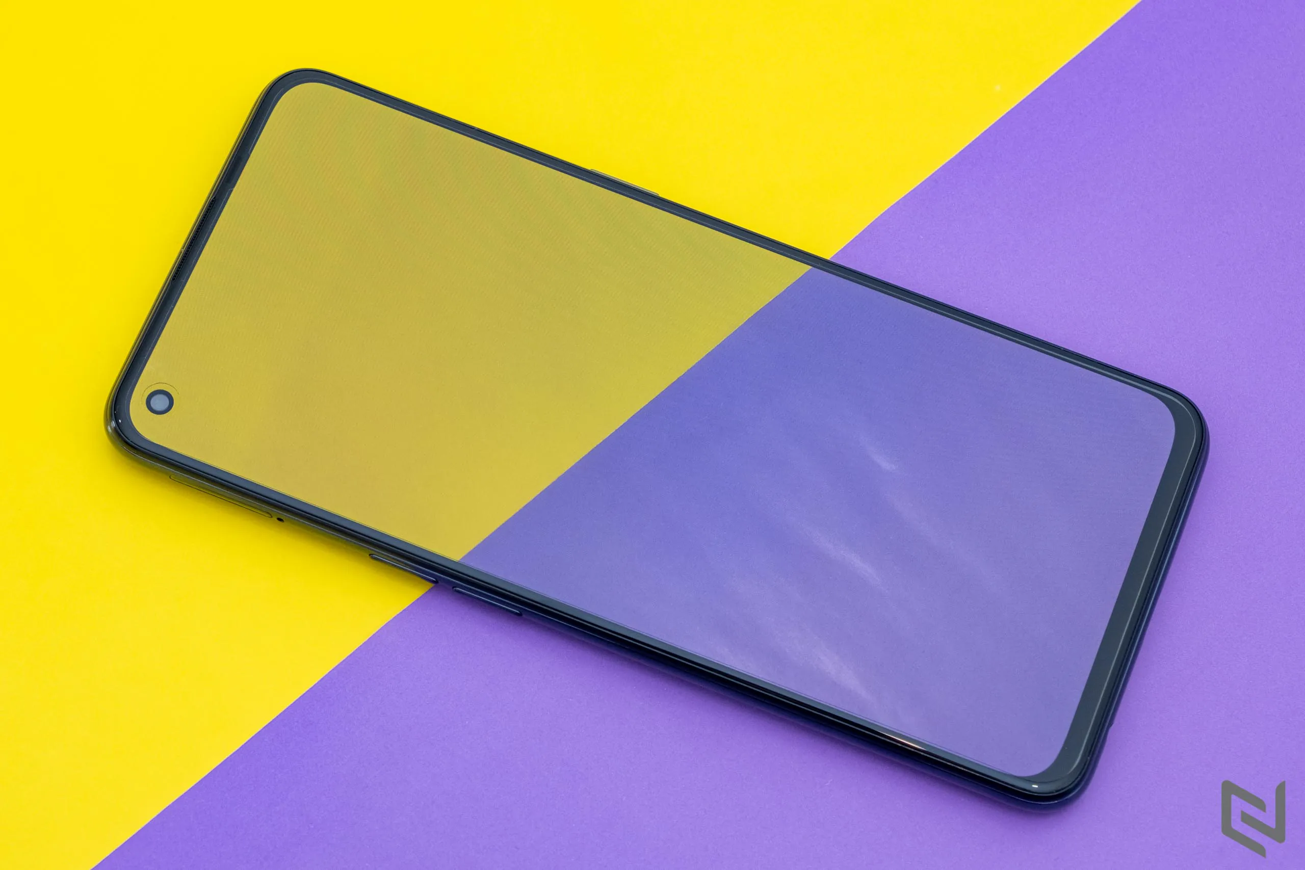 Mở hộp OPPO Reno5: Màu sắc ma thuật, cấu hình thời thượng, camera tạo xu hướng