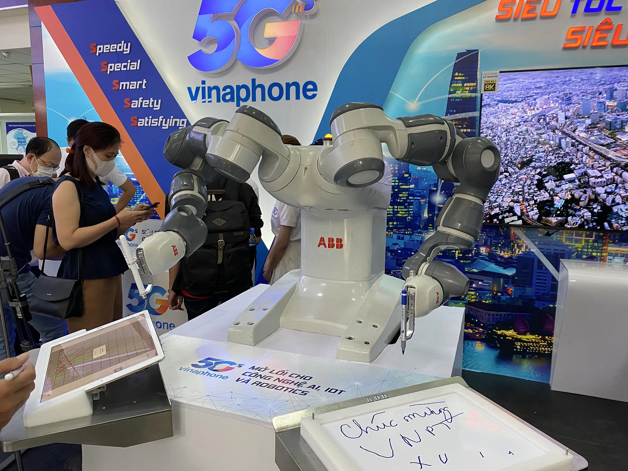 VNPT chính thức công bố vùng phủ sóng VinaPhone 5G tại Hà Nội và TP. Hồ Chí Minh