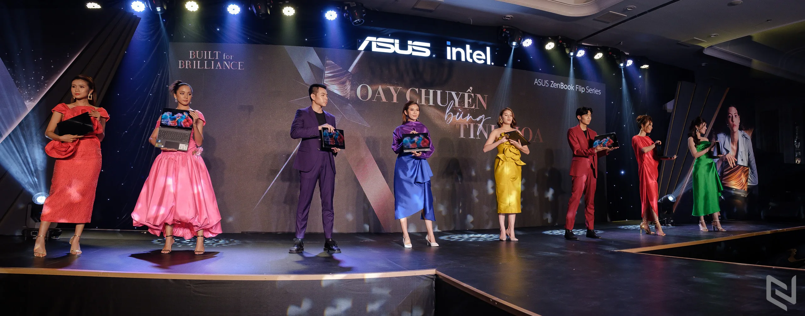 ASUS khơi nguồn phong cách sống cùng ZenBook Flip Series và BST kết hợp cùng Đỗ Mạnh Cường