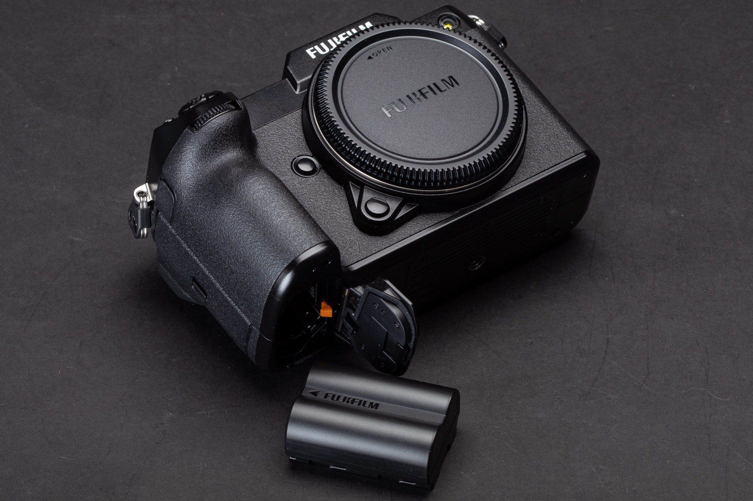 máy ảnh Fujifilm GFX 100S