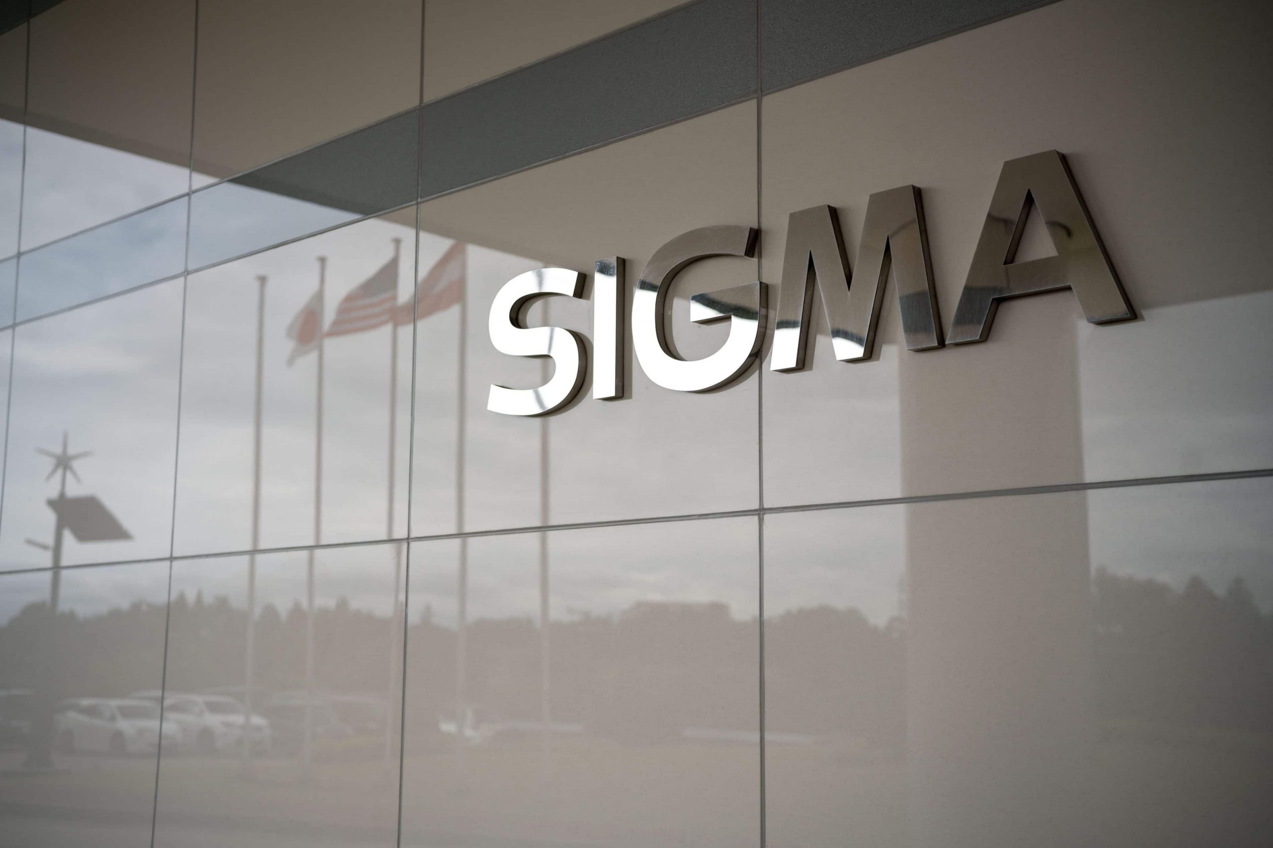CEO Sigma xác nhận khả năng sẽ có ống kính cho ngàm RF và ngàm Z