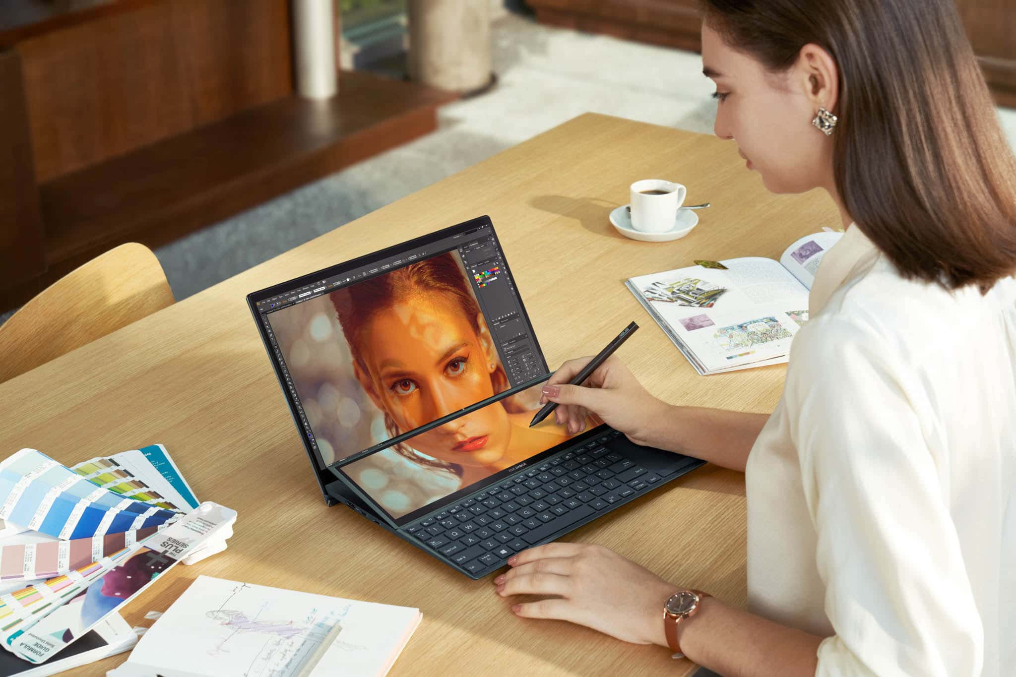 ASUS công bố dải sản phẩm ZenBook 2 màn hình mới nhất và màn ScreenPad Plus nghiêng tự động tại CES 2021