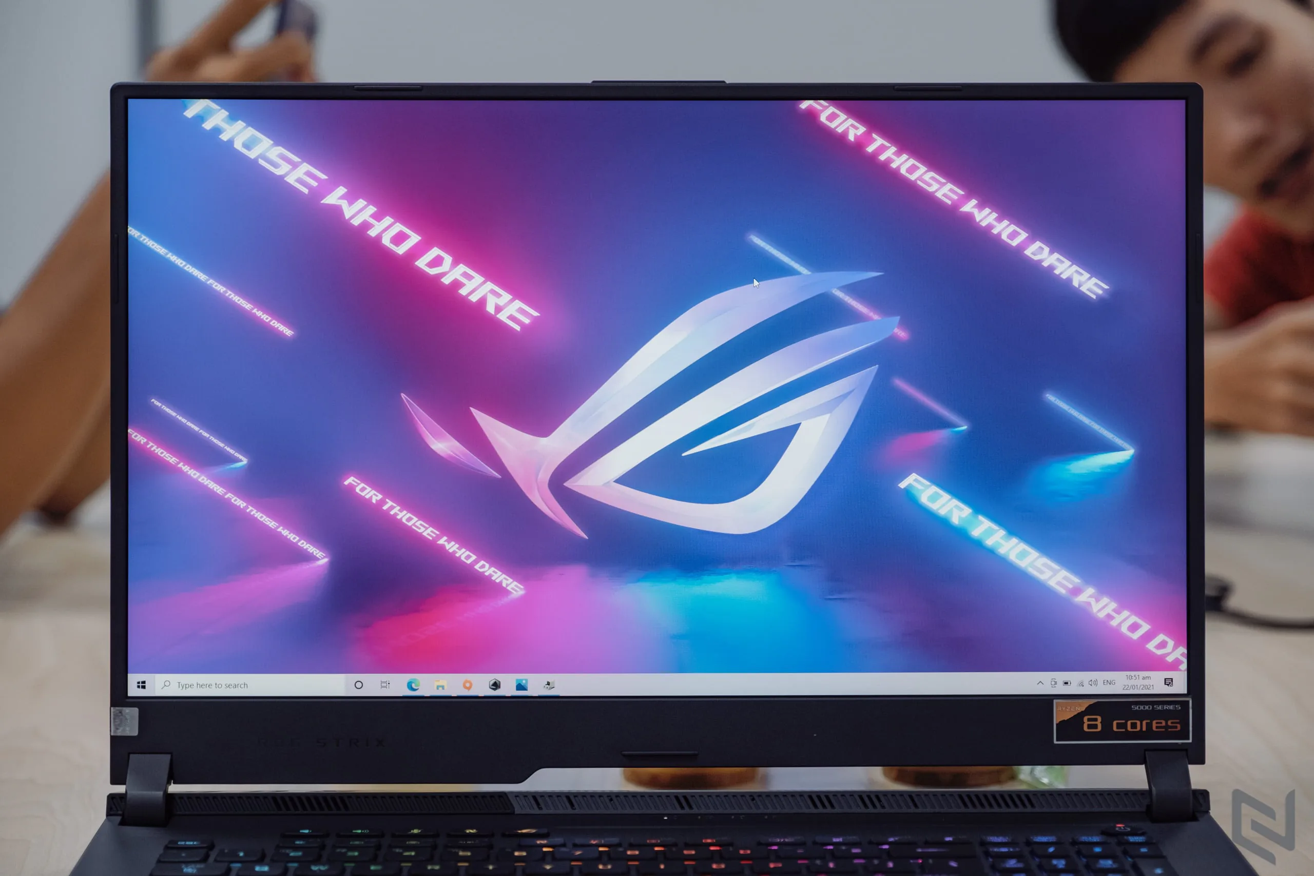 Trên tay laptop gaming ASUS ROG Strix G17 G713 - Siêu chiến binh, vũ khí mới mạnh mẽ từ đội Đỏ