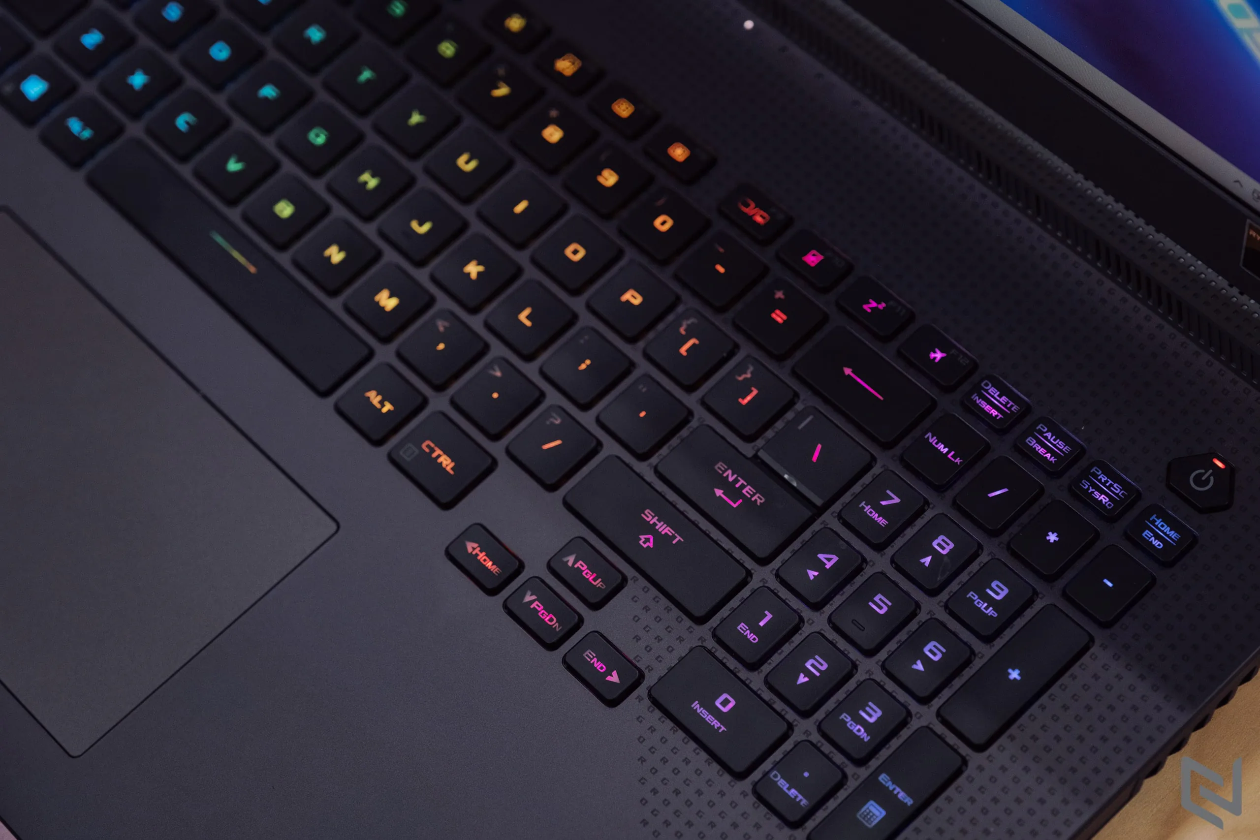 Trên tay laptop gaming ASUS ROG Strix G17 G713 - Siêu chiến binh, vũ khí mới mạnh mẽ từ đội Đỏ