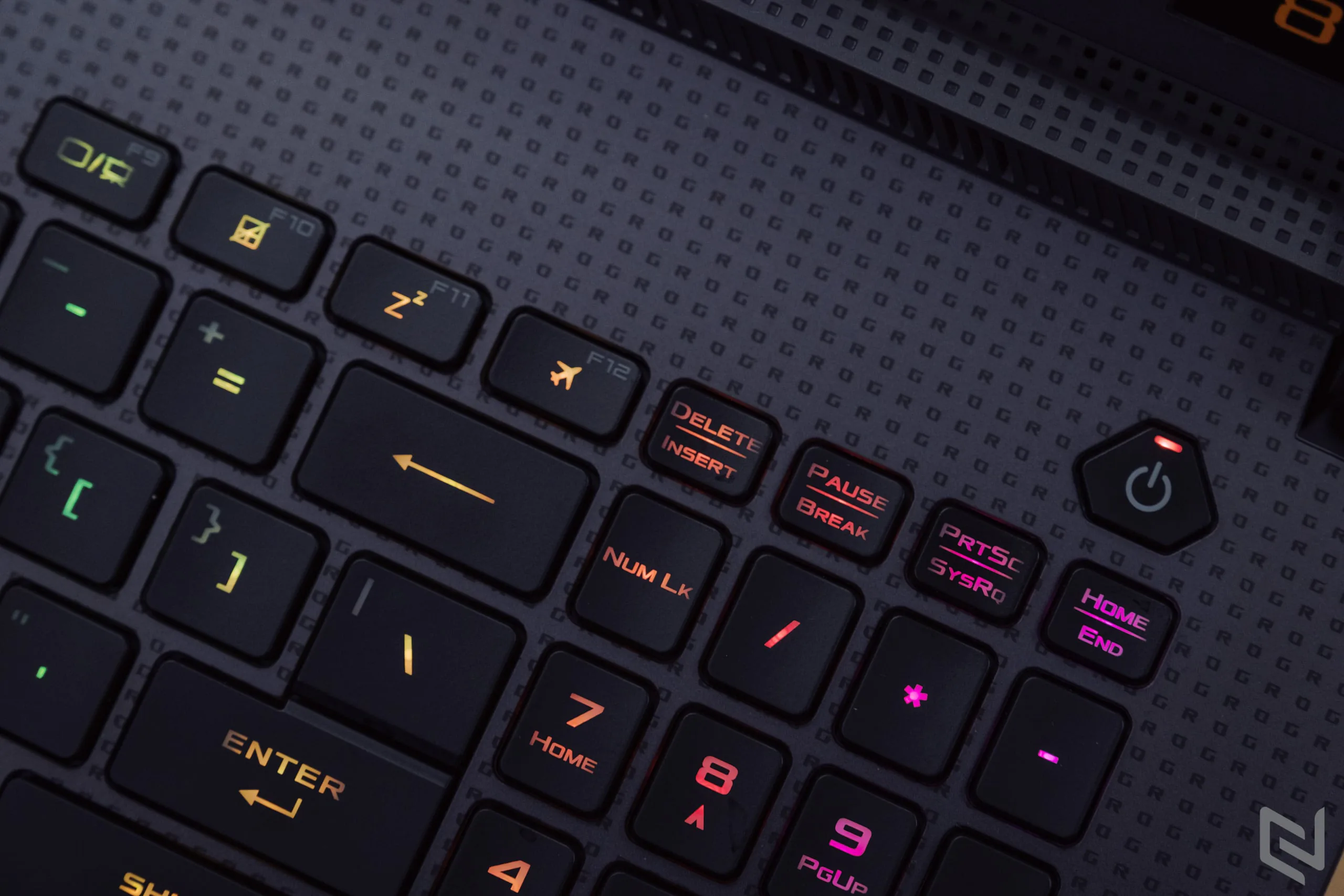 Trên tay laptop gaming ASUS ROG Strix G17 G713 - Siêu chiến binh, vũ khí mới mạnh mẽ từ đội Đỏ