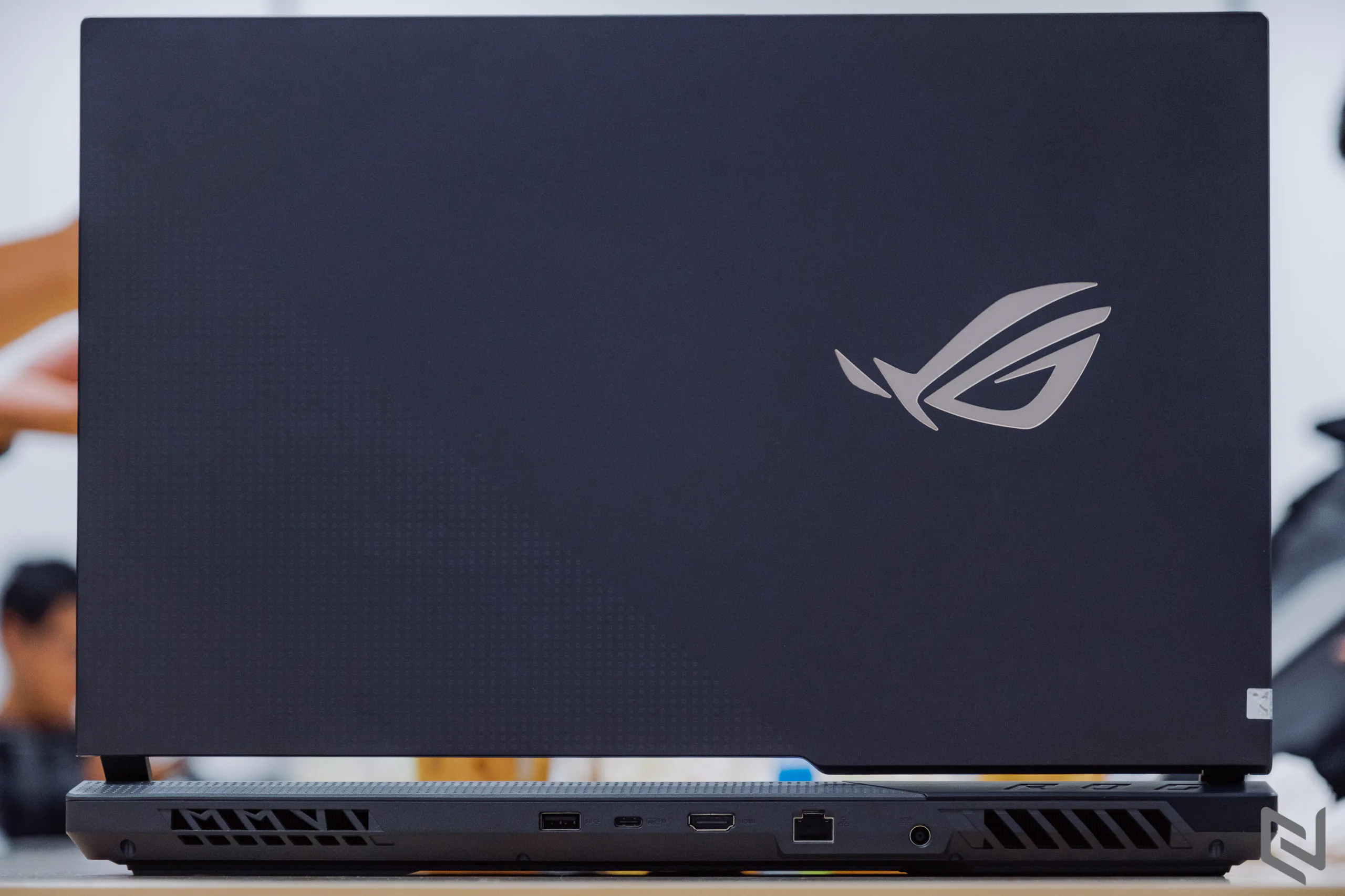 Trên tay laptop gaming ASUS ROG Strix G17 G713 - Siêu chiến binh, vũ khí mới mạnh mẽ từ đội Đỏ