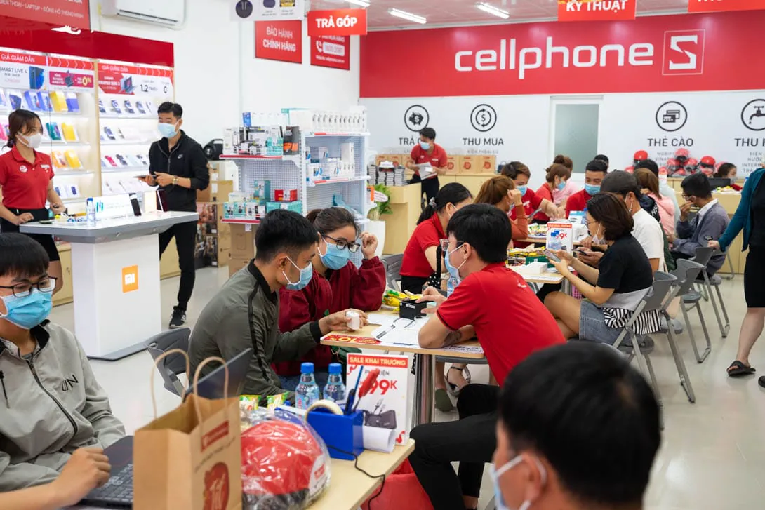 CellphoneS khai trương cửa hàng đầu tiên tại Bình Dương
