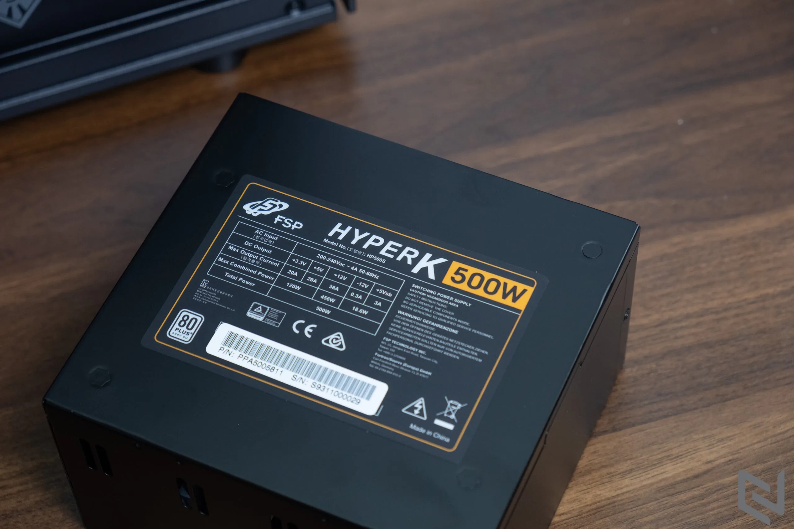 Trên tay thùng máy CMT340 và nguồn HyperK 500W đến từ FSP