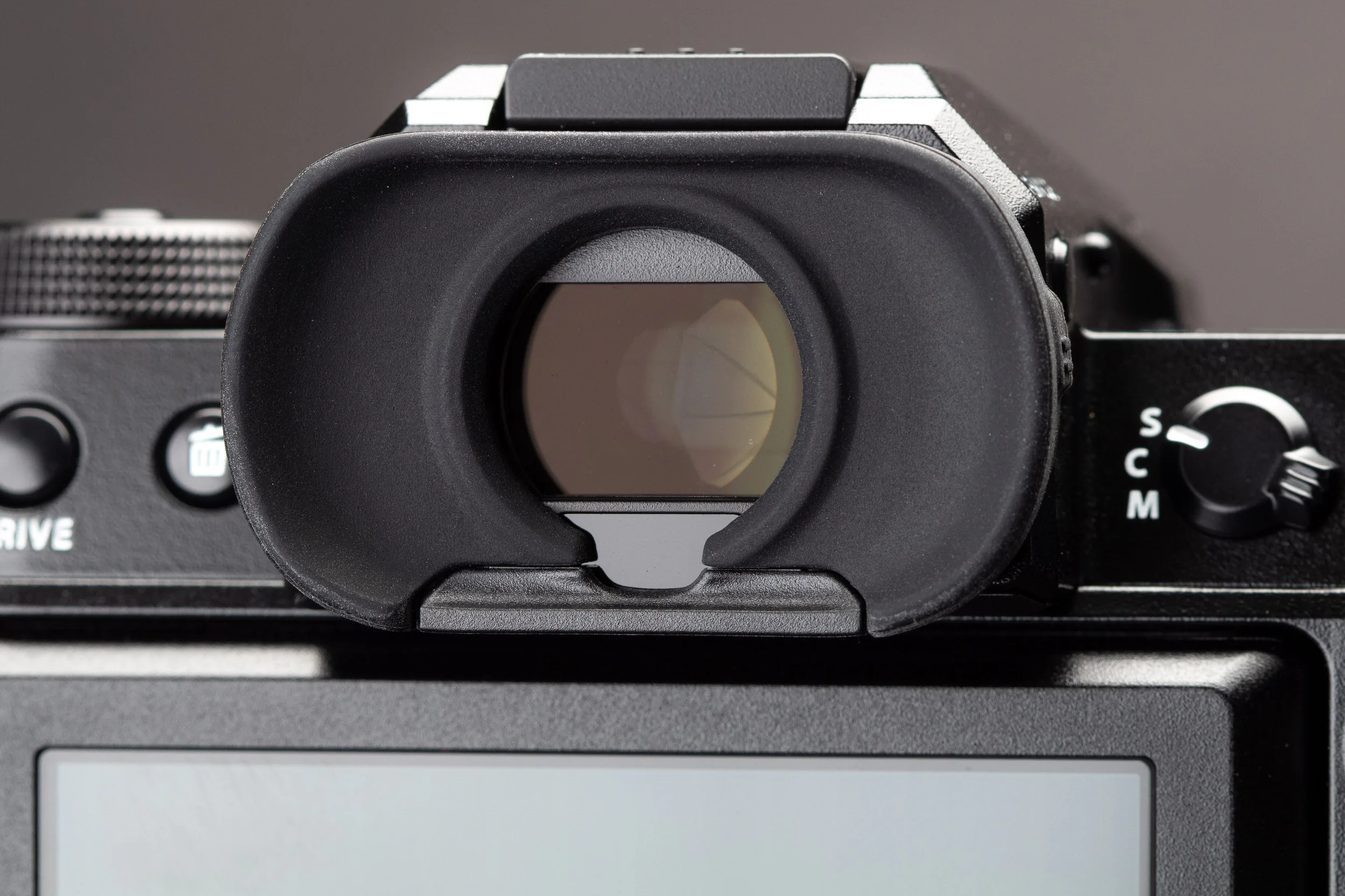 Fujifilm GFX 100S ra mắt, chiếc máy ảnh medium format nhưng kích thước ngang với full frame
