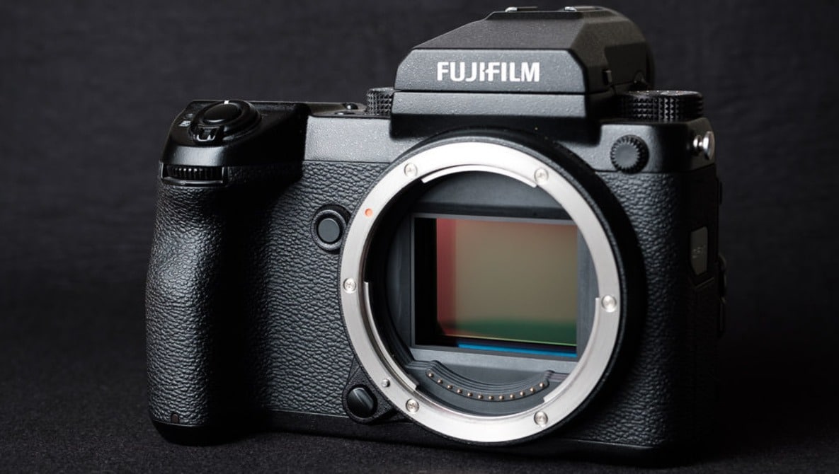 Lộ ảnh phụ kiện dành cho Fujifilm X-E4 và hình ảnh đầy đủ GFX100S