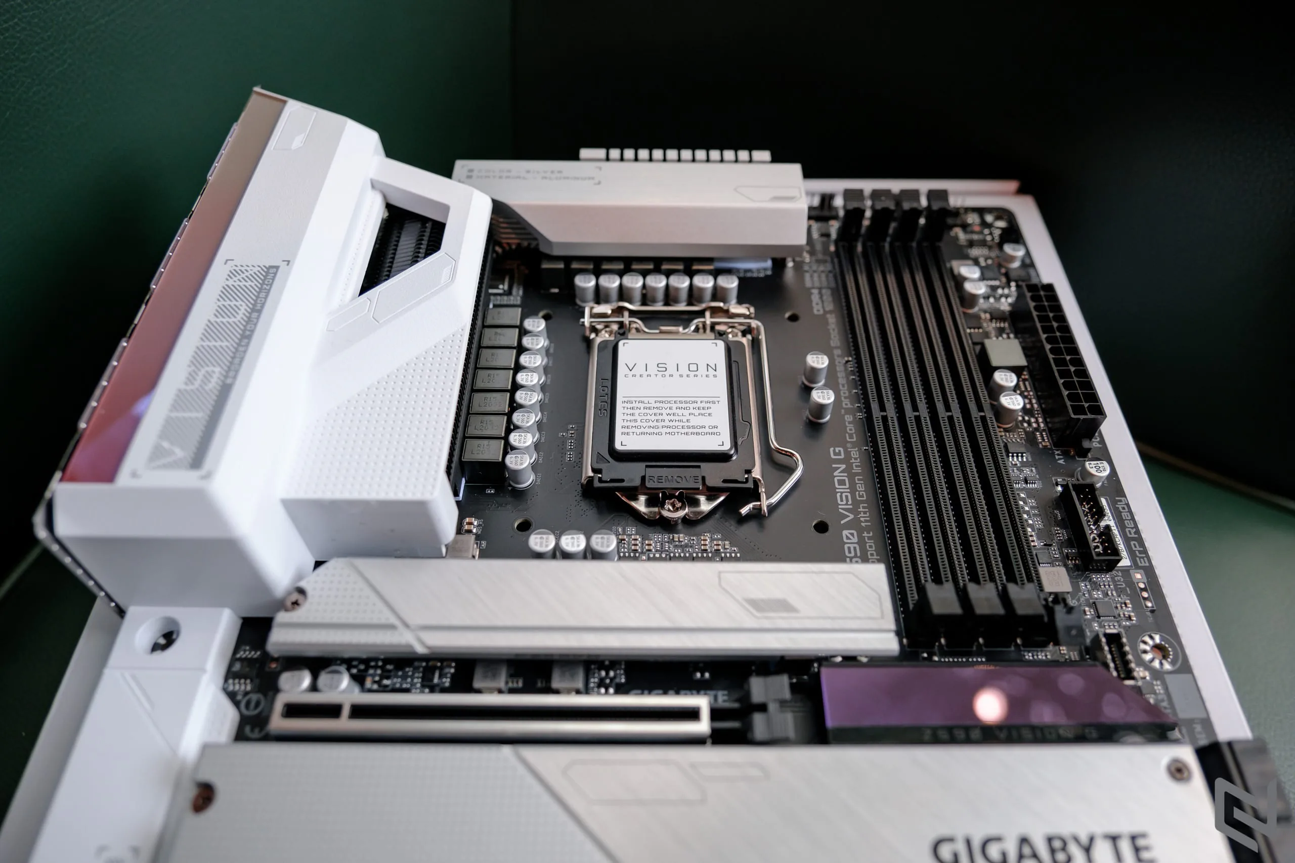 GIGABYTE Z590 Vision G