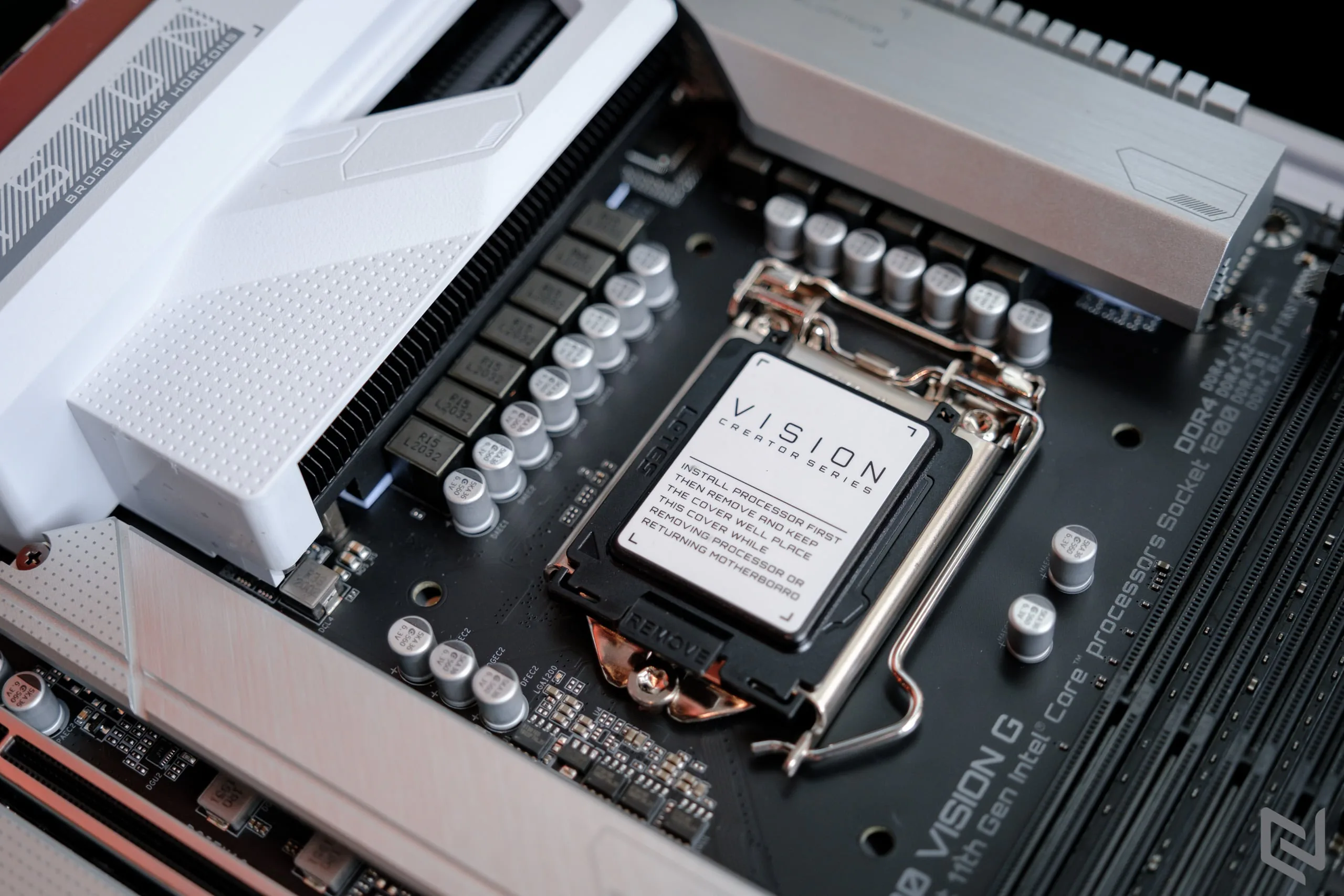 Trên tay bo mạch chủ GIGABYTE Z590 VISION G: Thoả đam mê cho nhà sáng tạo nội dung