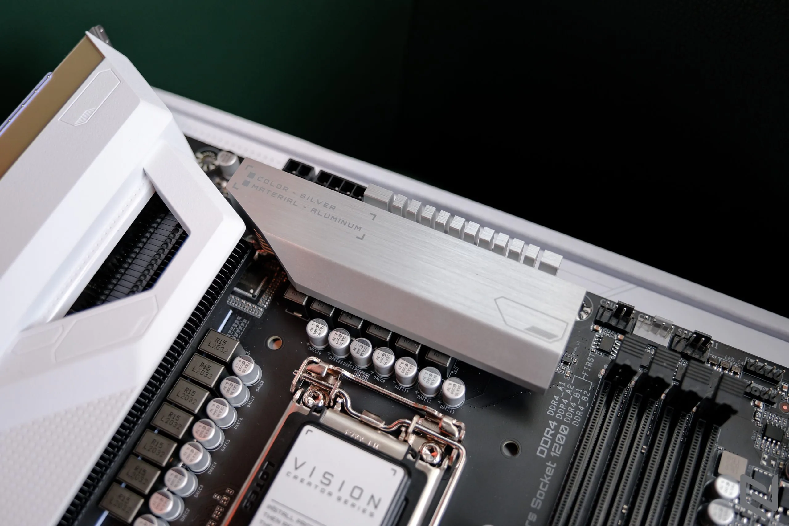 GIGABYTE Z590 Vision G