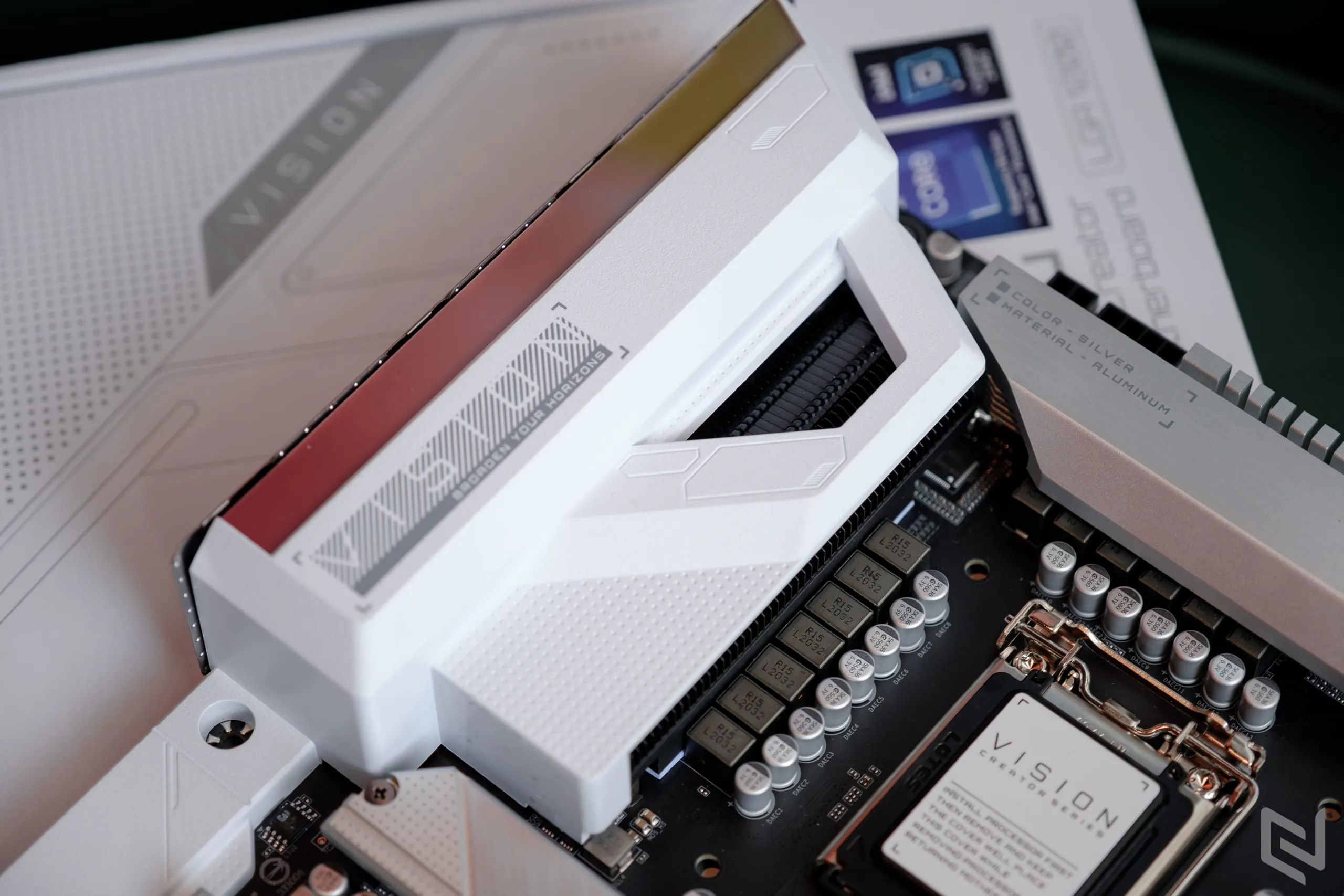 GIGABYTE Z590 Vision G