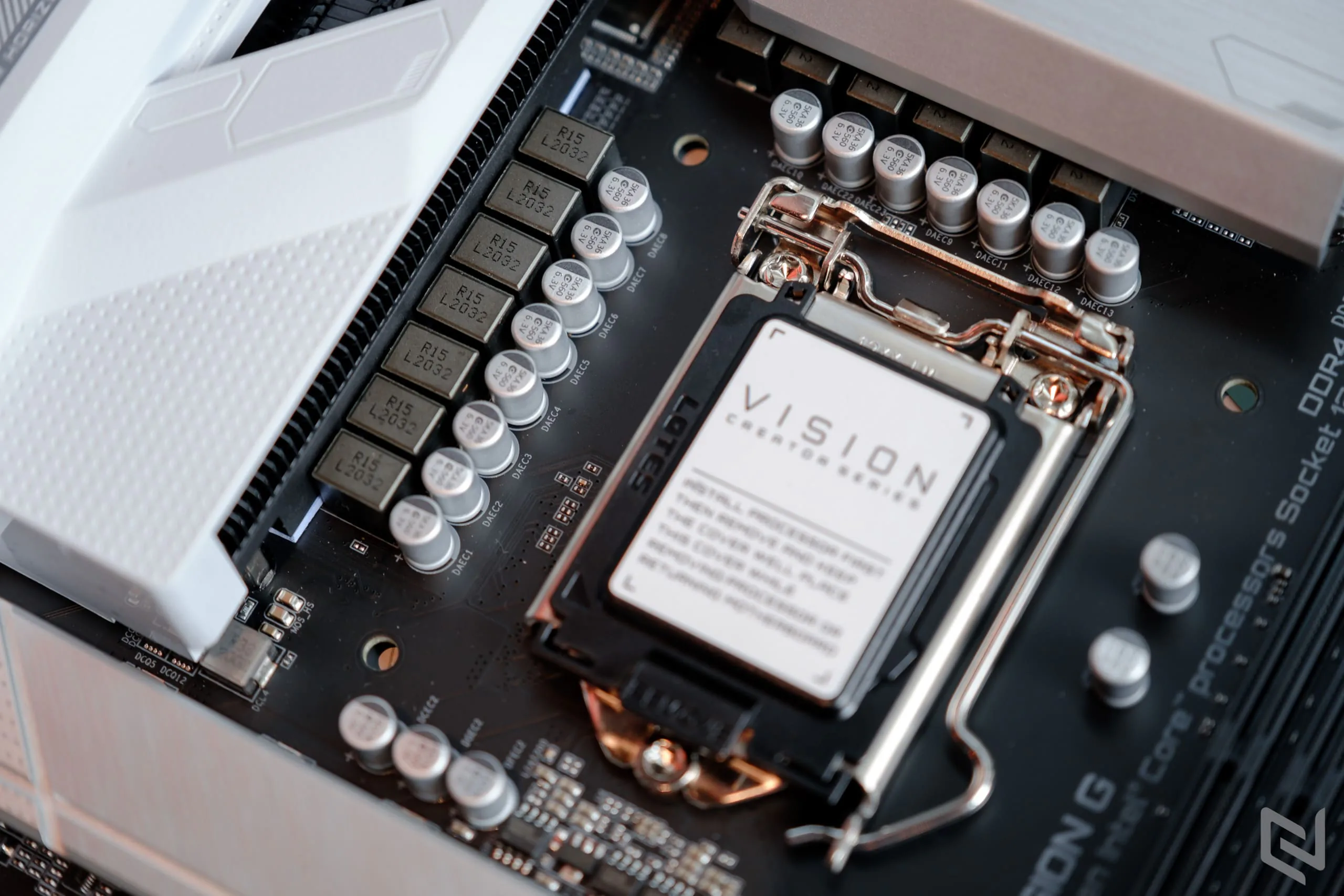 Trên tay bo mạch chủ GIGABYTE Z590 VISION G: Thoả đam mê cho nhà sáng tạo nội dung