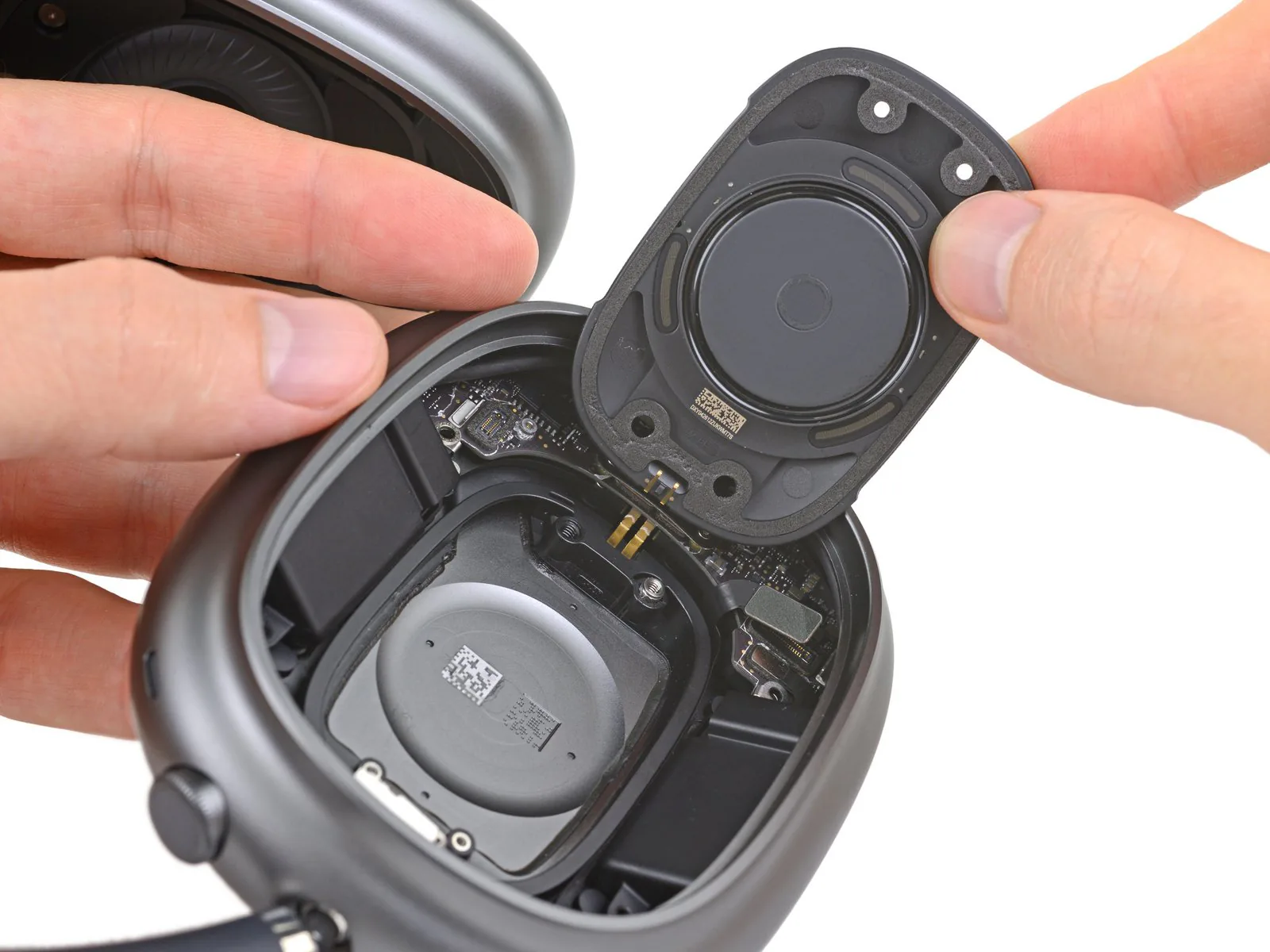 Tháo tung AirPods Max cùng iFixit: Hoàn thiện cực tốt và cao cấp