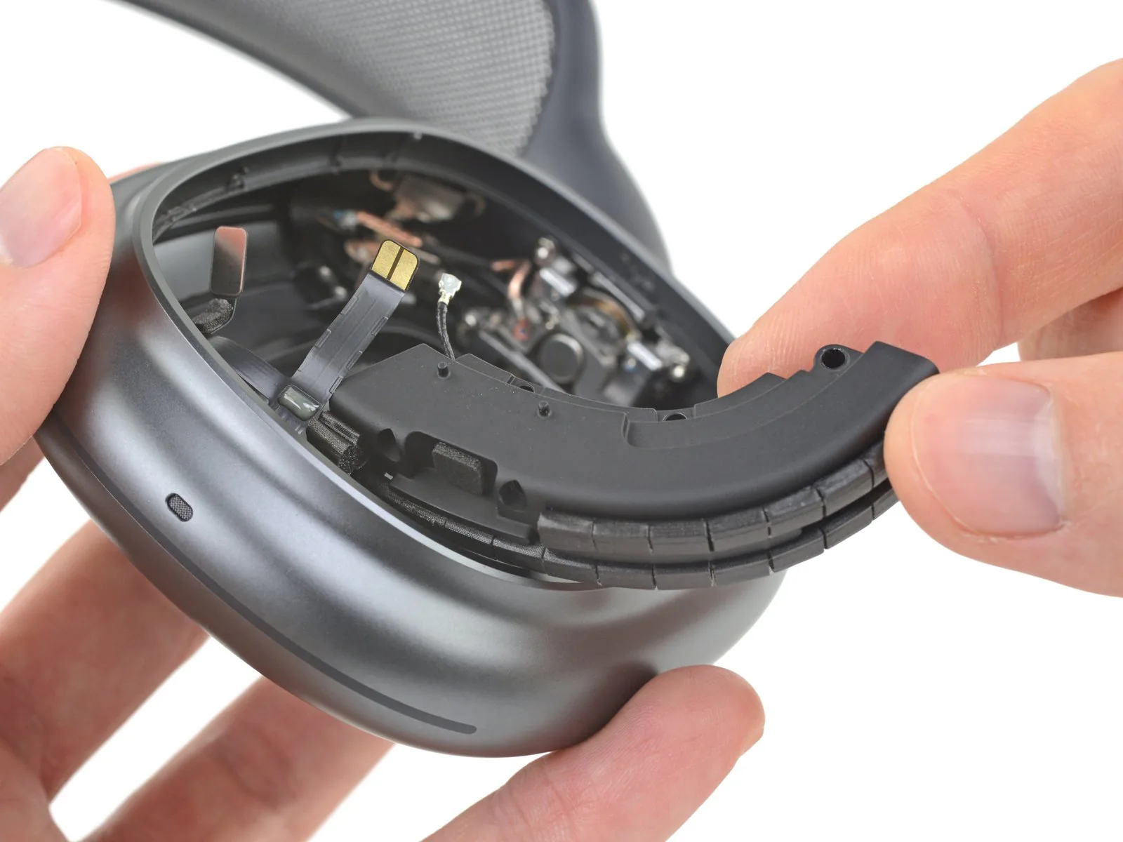 Tháo tung AirPods Max cùng iFixit: Hoàn thiện cực tốt và cao cấp