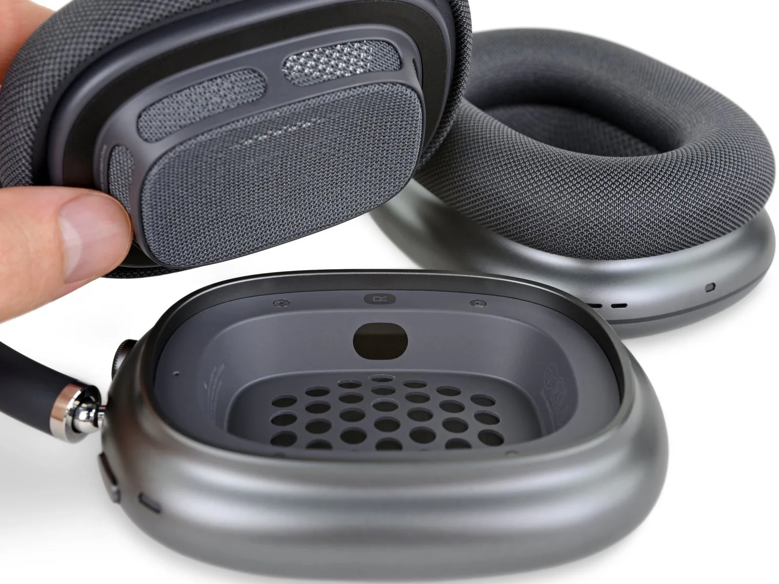 Tháo tung AirPods Max cùng iFixit: Hoàn thiện cực tốt và cao cấp