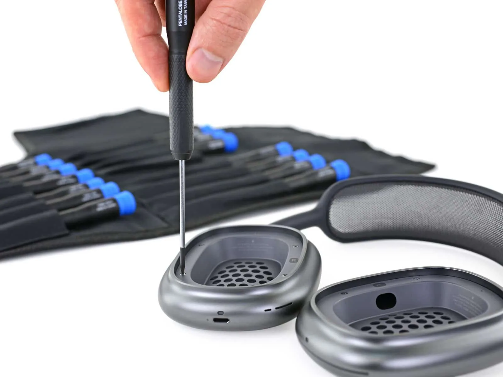 Tháo tung AirPods Max cùng iFixit: Hoàn thiện cực tốt và cao cấp