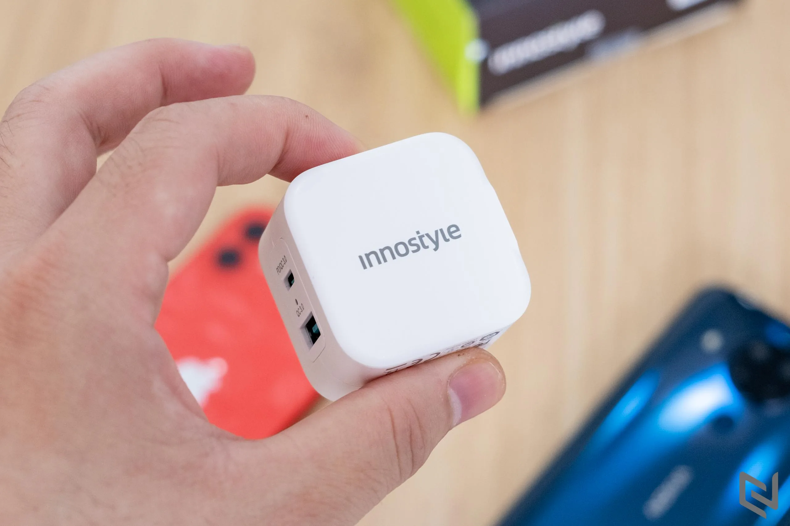 Trên tay sạc nhanh Innostyle Minigo Pro III Dual PD/QC3.0 20W: Sạc nhanh hơn và tiện hơn cho iPhone, Android