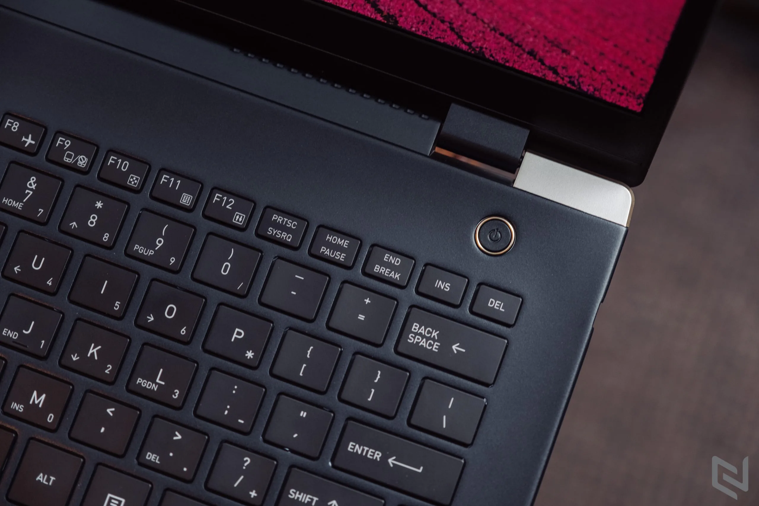 Trên tay laptop Dynabook Portégé X30L-G: Laptop siêu nhẹ, đạt chuẩn quân đội về độ bền và rất ấn tượng
