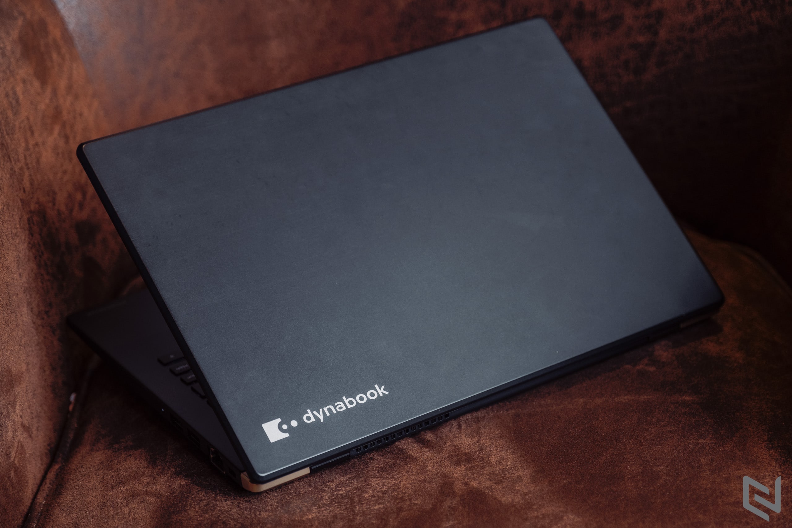 Trên tay laptop Dynabook Portégé X30L-G: Laptop siêu nhẹ, đạt chuẩn quân đội về độ bền và rất ấn tượng