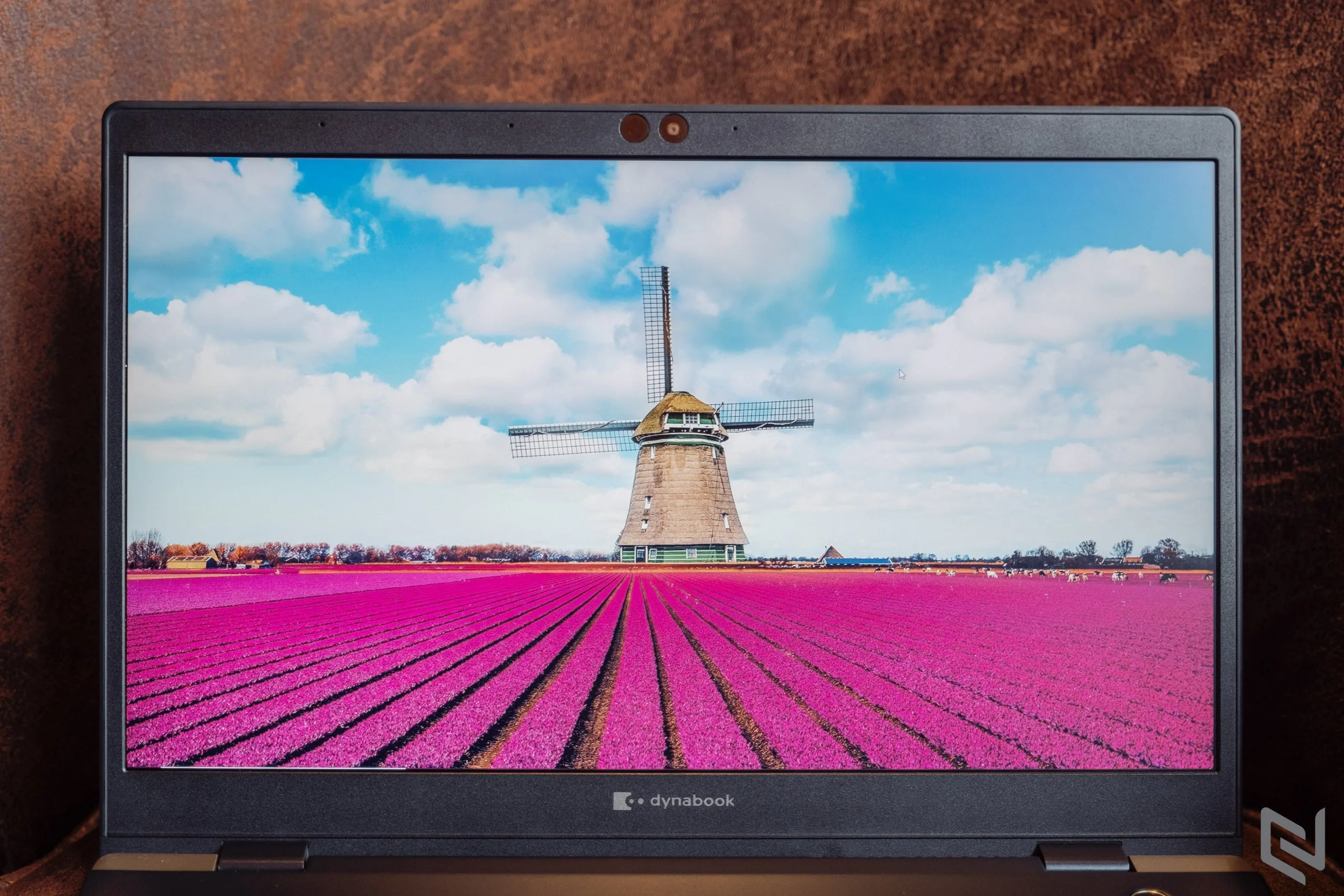 Trên tay laptop Dynabook Portégé X30L-G: Laptop siêu nhẹ, đạt chuẩn quân đội về độ bền và rất ấn tượng
