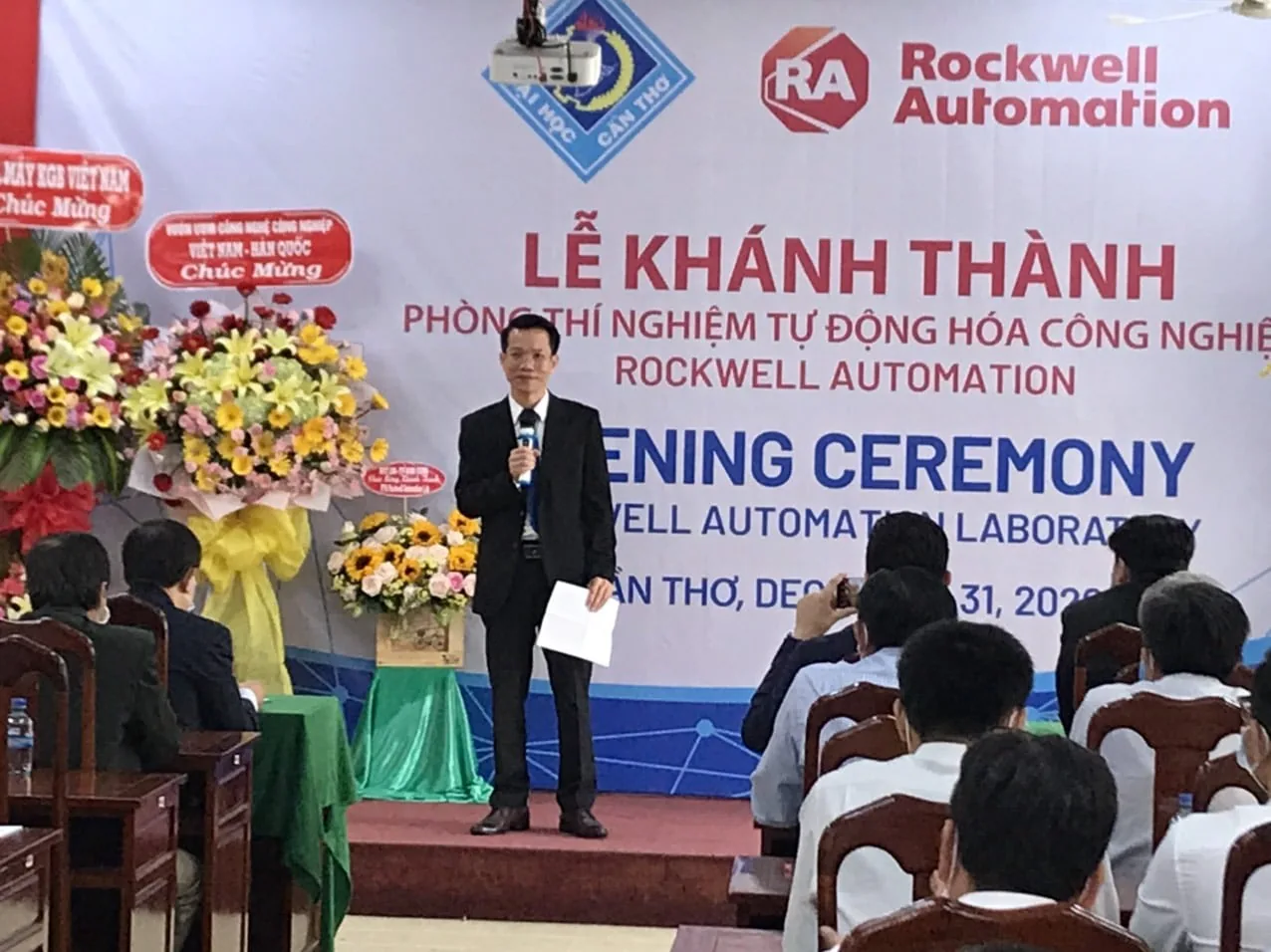 Rockwell Automation tài trợ hơn 7 tỉ đồng cho phòng thí nghiệm tự động hoá mới ra mắt tại Đại học Cần Thơ
