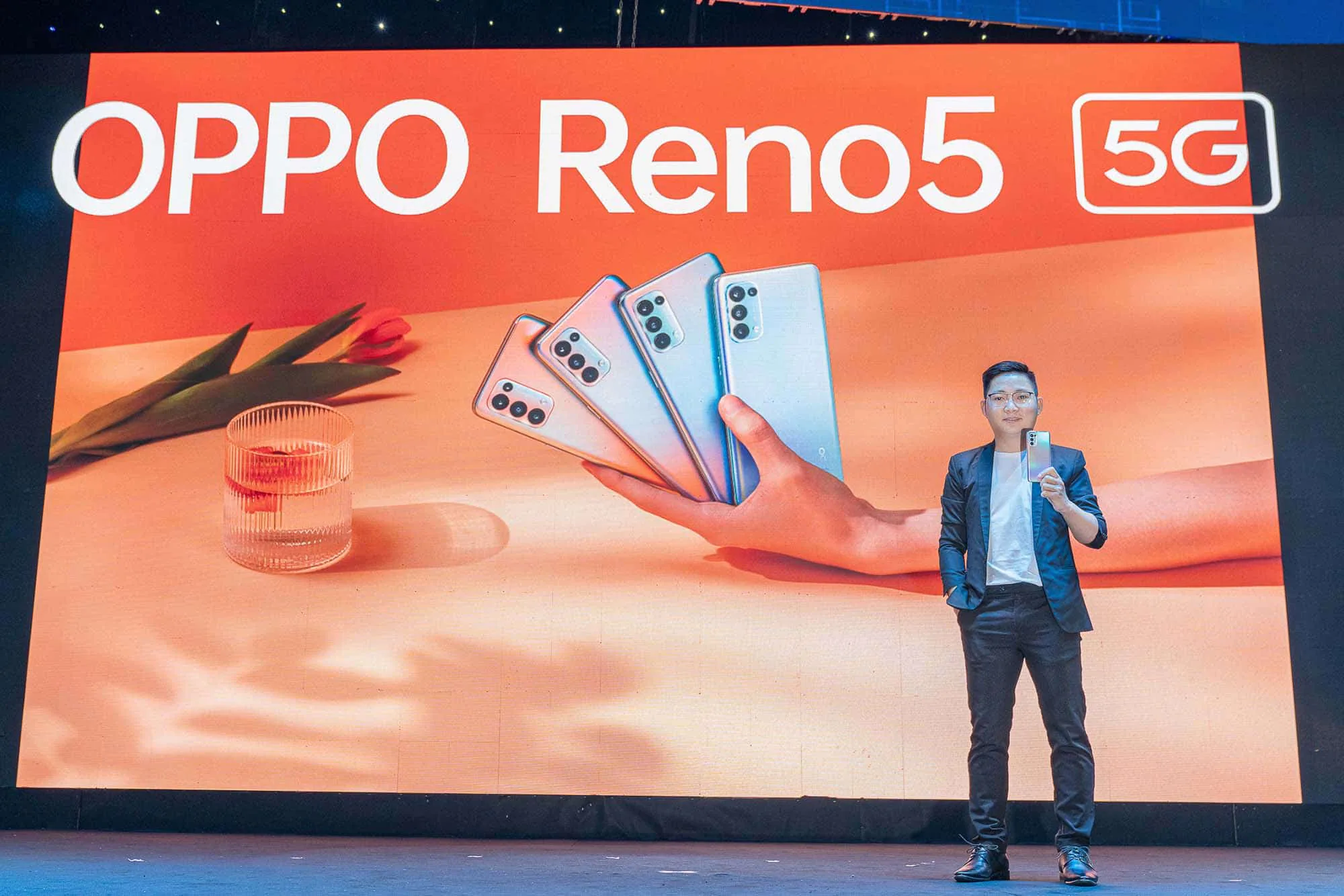 OPPO hé lộ smartphone 5G tiếp theo sẽ ra mắt Việt Nam trong Quý 1/2021