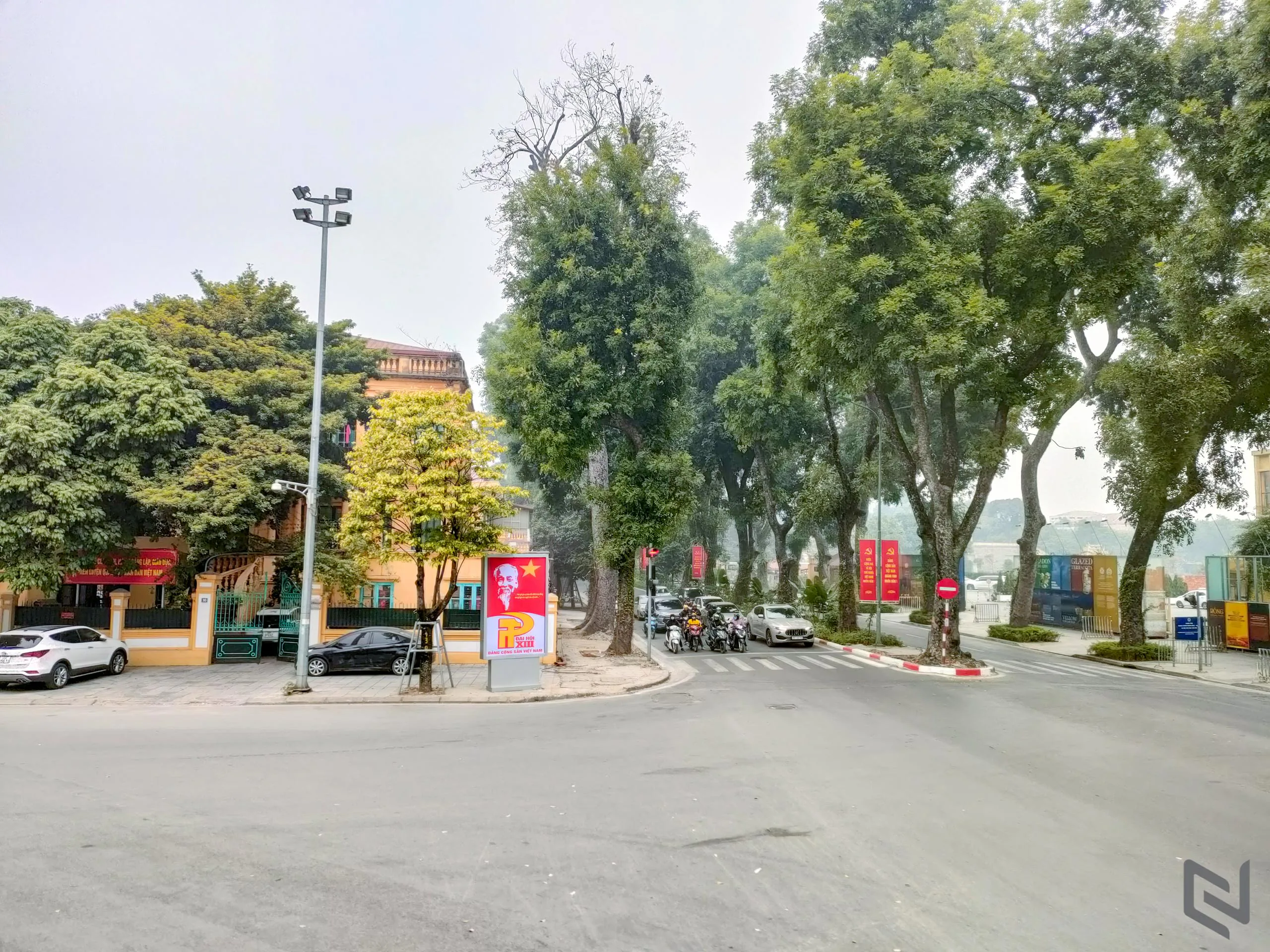 Bộ ảnh du lịch Hà Nội bằng xe bus 2 tầng chụp bởi OPPO Reno5
