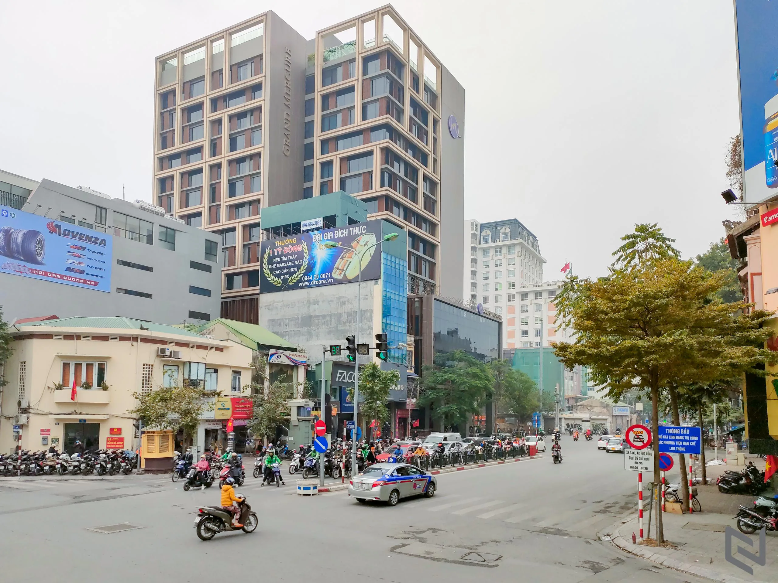 Bộ ảnh du lịch Hà Nội bằng xe bus 2 tầng chụp bởi OPPO Reno5