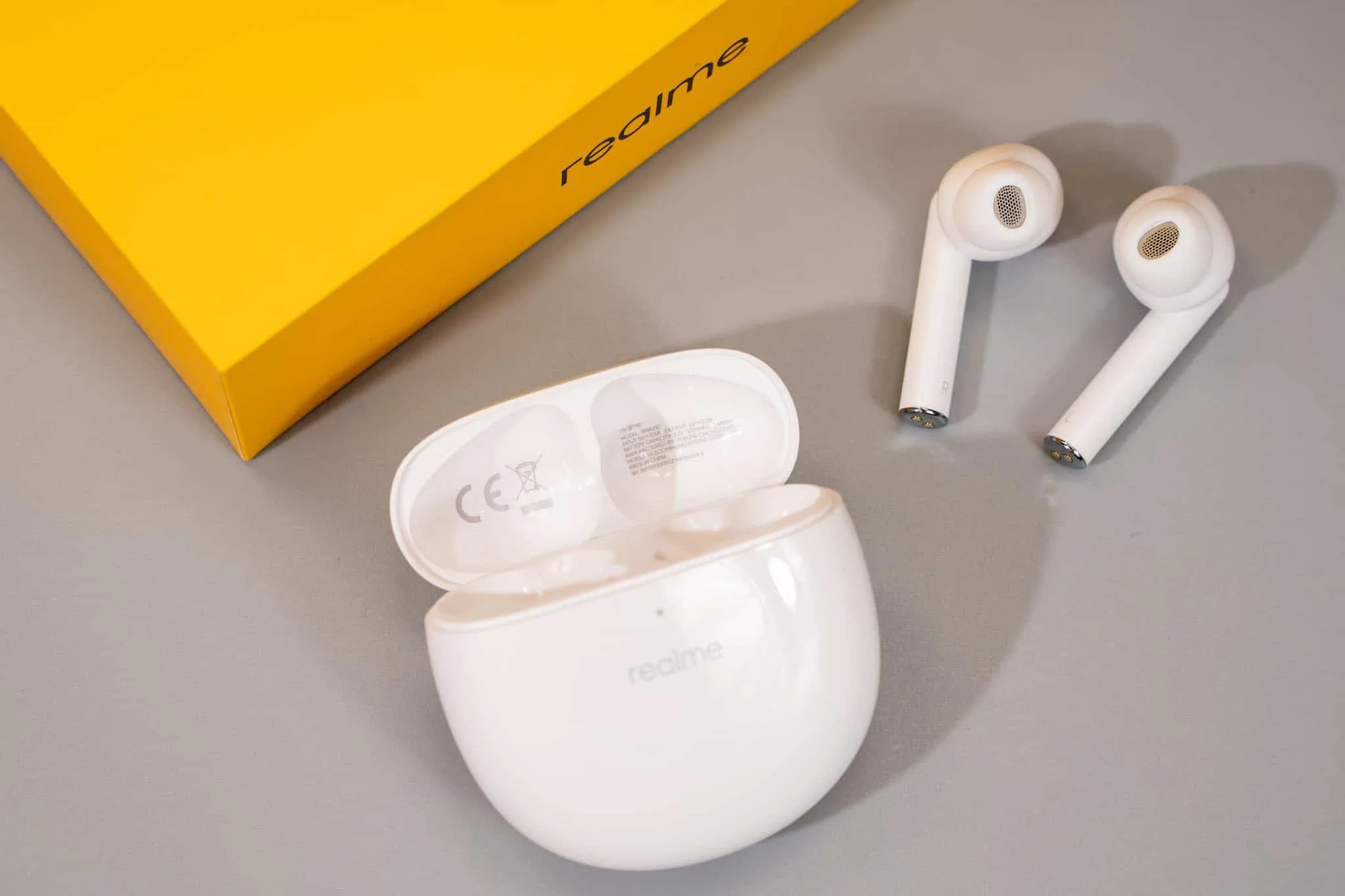 Realme mở bán tai nghe Realme Buds Air Pro giá 2,690,000 VND độc quyền tại CellphoneS, tặng loa 990,000 VND khi đặt hàng trước