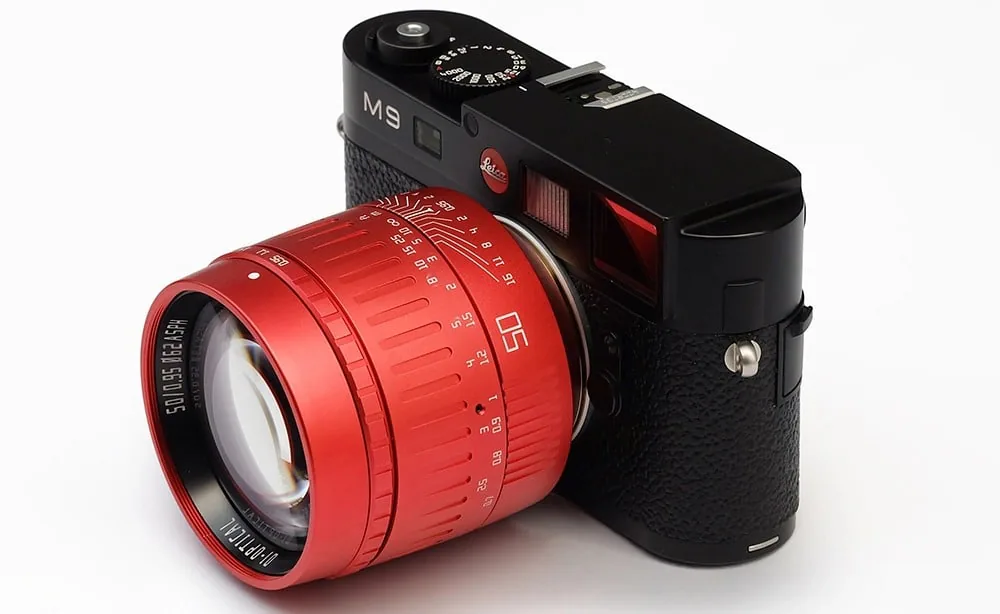 TTArtisan ra mắt ống kính 50mm F0.95 phiên bản năm con Trâu với màu đỏ đẹp mắt