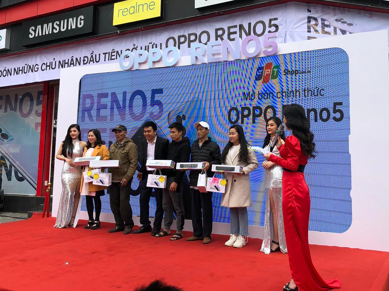 FPT Shop mở bán OPPO Reno5, số đơn hàng cao gấp 4 lần so với phiên bản tiền nhiệm