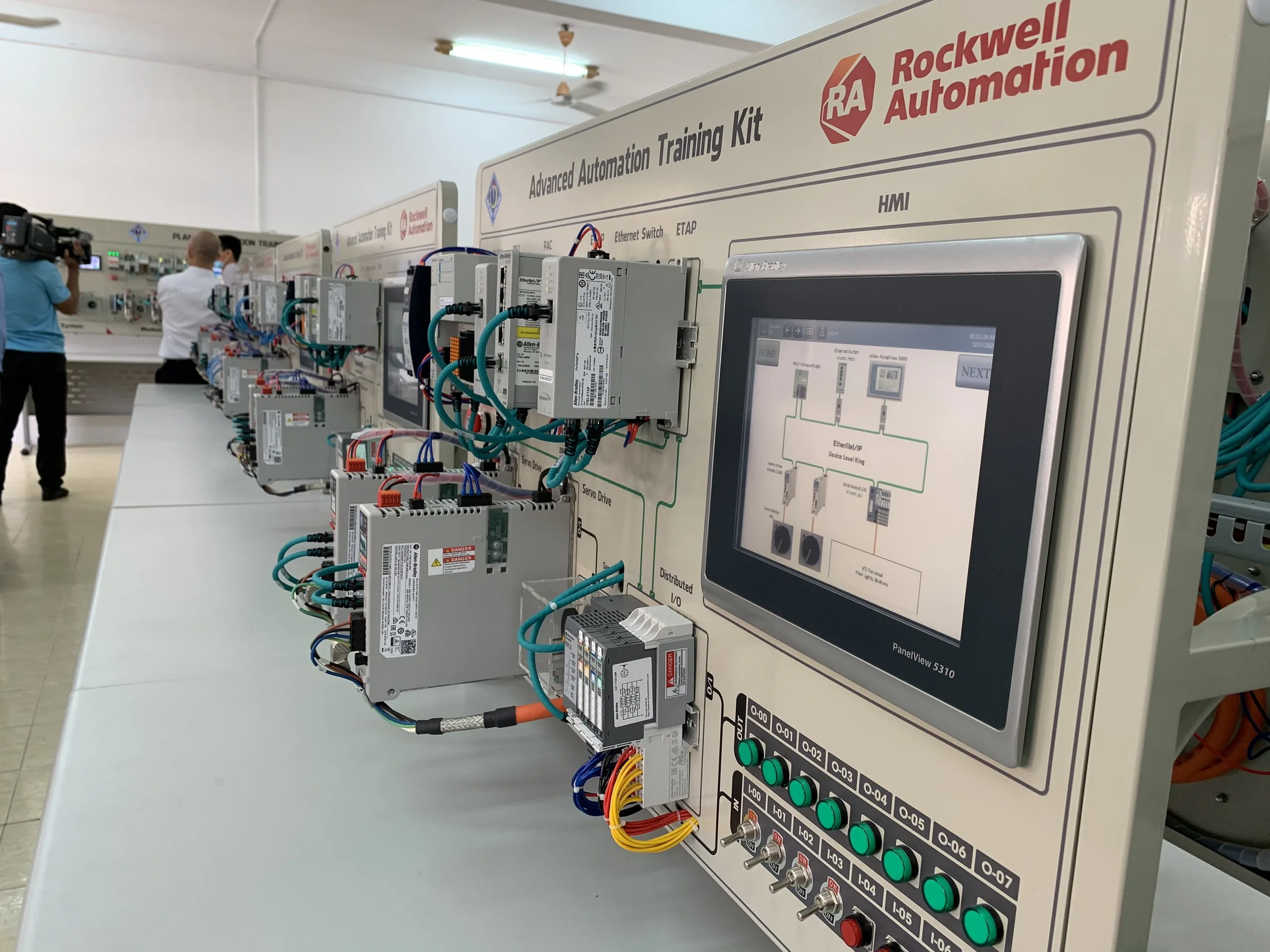 Rockwell Automation tài trợ hơn 7 tỉ đồng cho phòng thí nghiệm tự động hoá mới ra mắt tại Đại học Cần Thơ