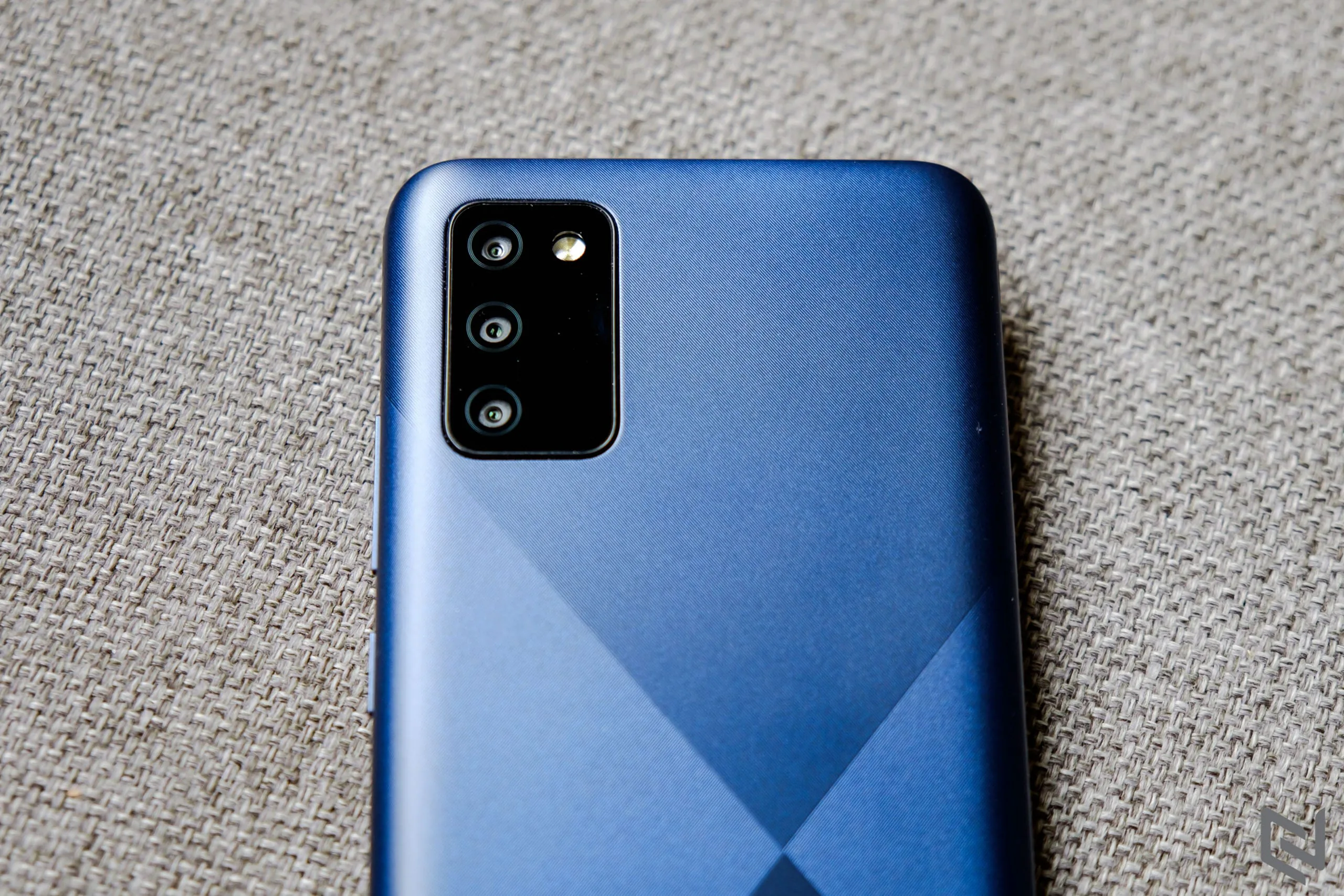 trên tay Galaxy A02s