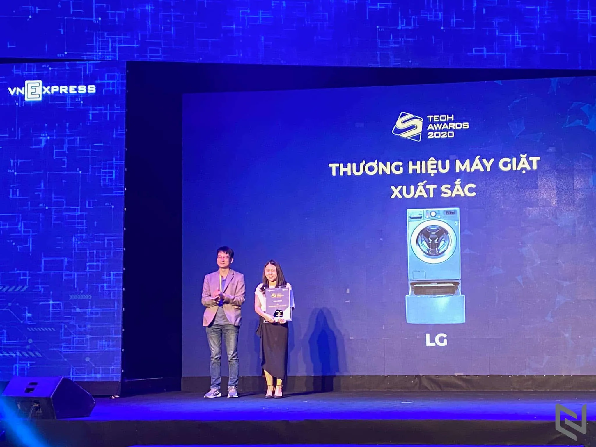 Samsung và điện thoại Vsmart thắng lớn tại Tech Awards 2020