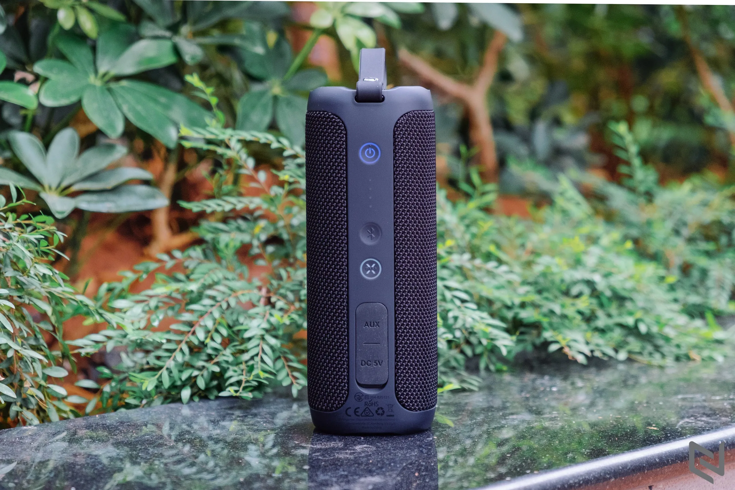 Trên tay loa Bluetooth Tribit Stormbox: Chống nước IPX7, âm bass mạnh, giá bán hấp dẫn