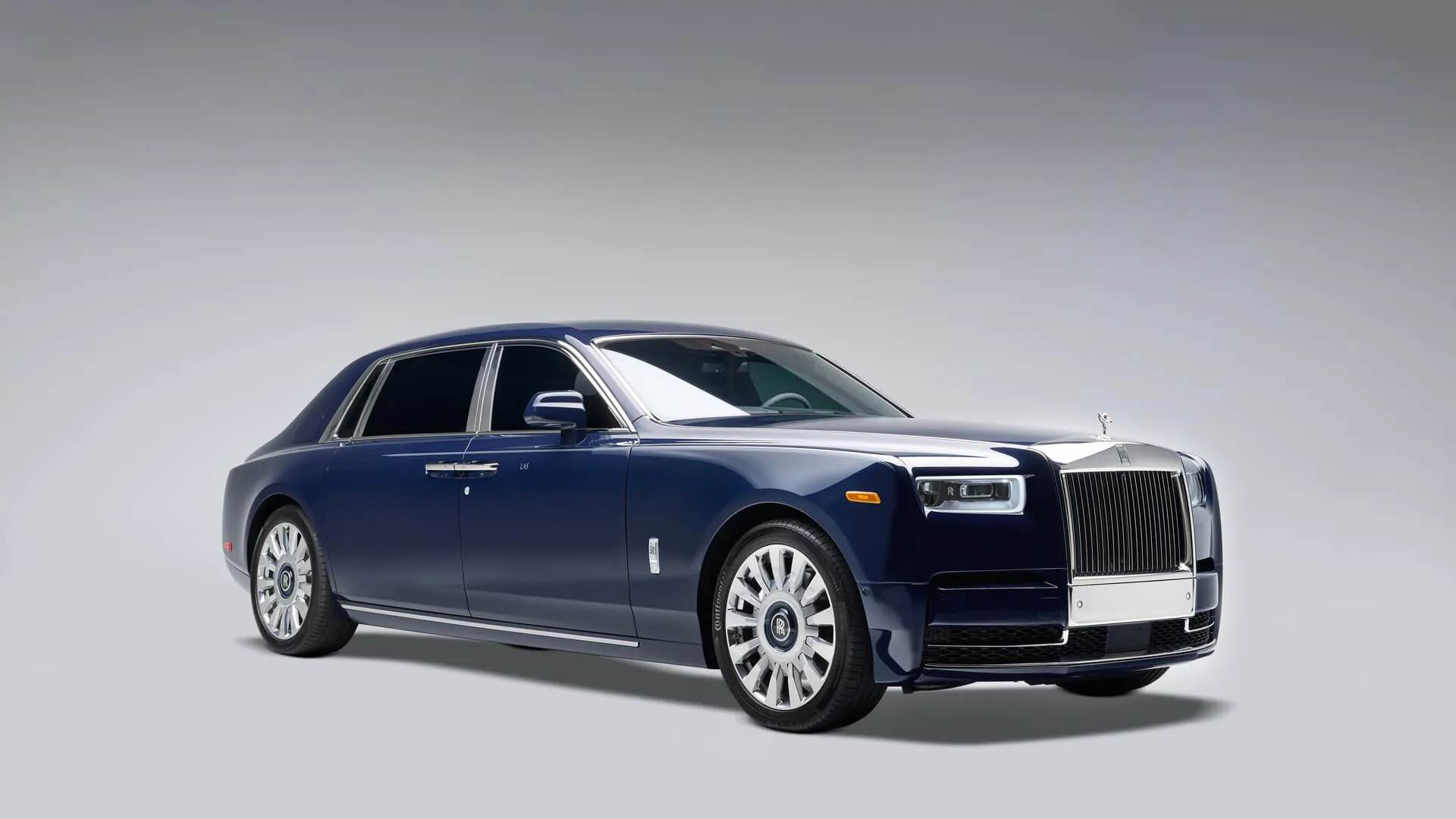 Ngắm nhìn Rolls-Royce Koa Phantom 2021 với nội thất gỗ Koa cực hiếm