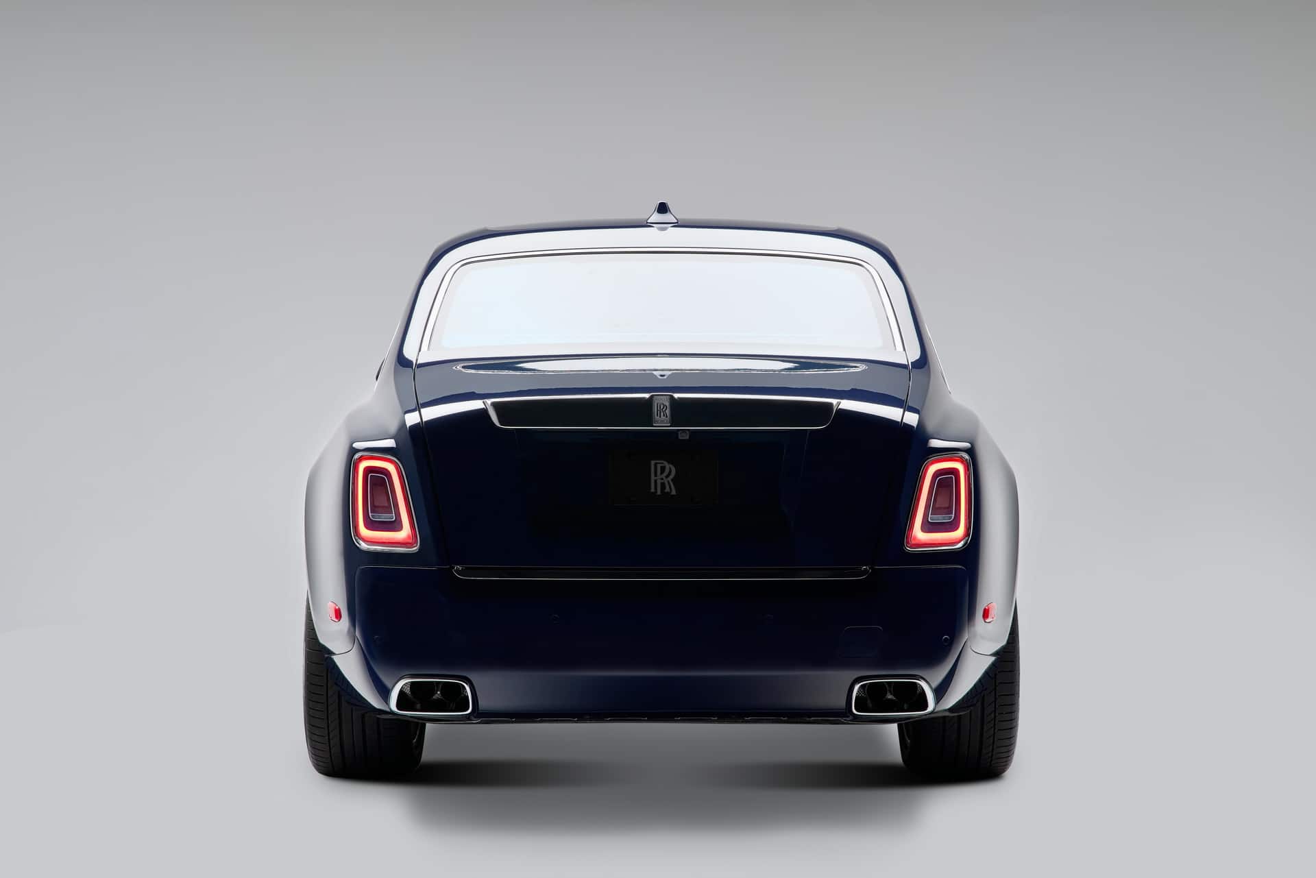 Ngắm nhìn Rolls-Royce Koa Phantom 2021 với nội thất gỗ Koa cực hiếm