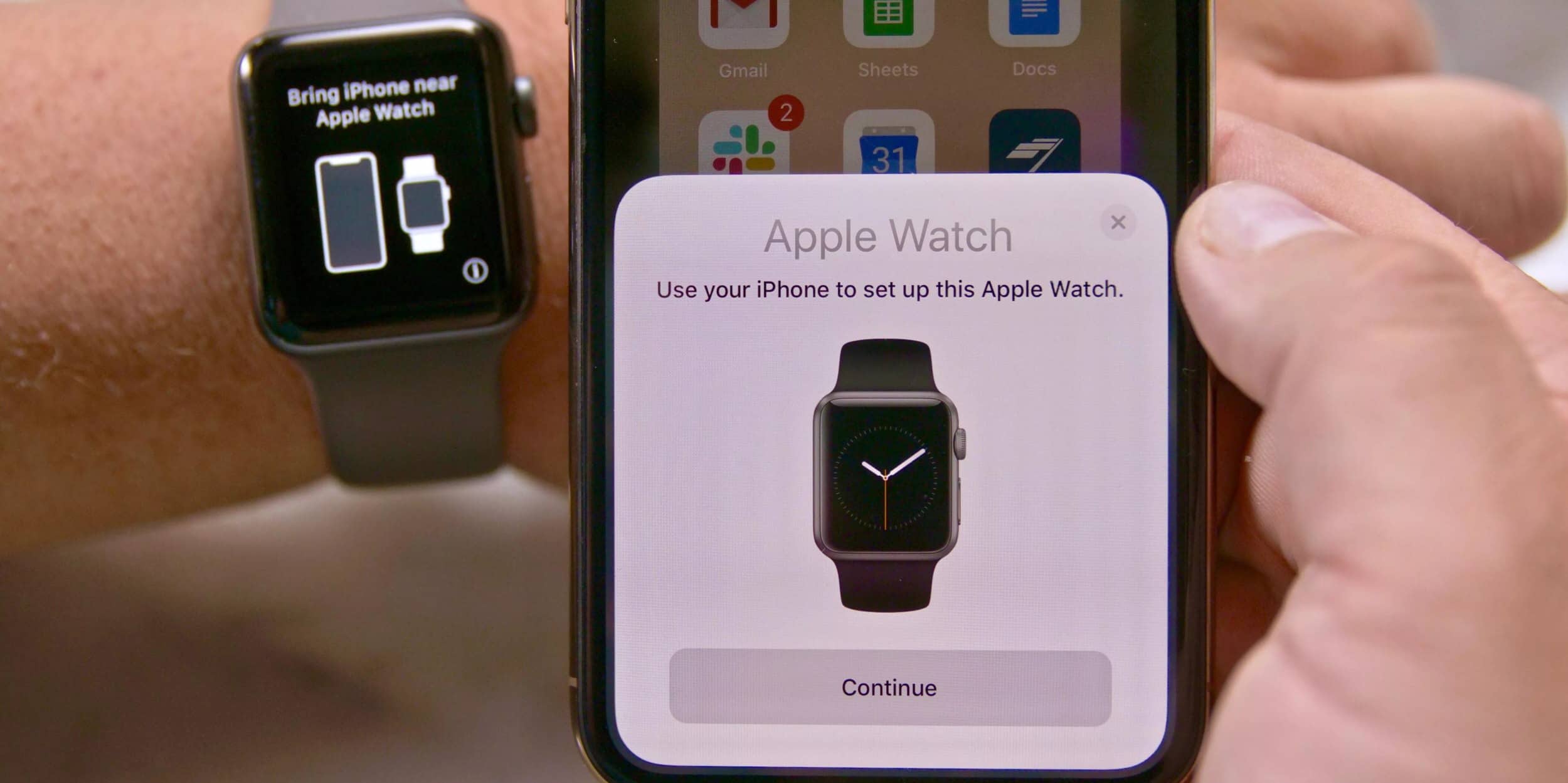 iOS 14.5 thêm tuỳ chọn mở khoá iPhone bằng Apple Watch nếu bạn đang đeo khẩu trang