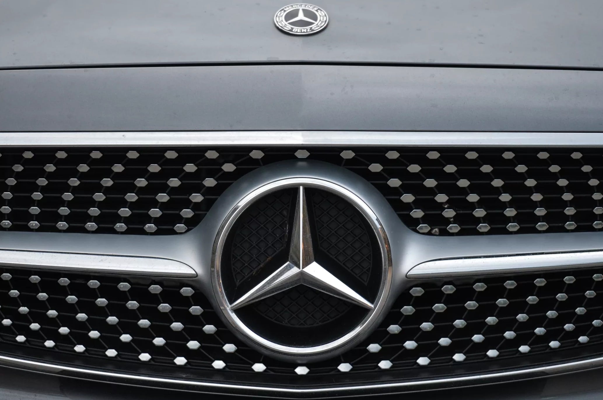 Mercedes-Benz thu hồi hơn 1 triệu xe vì lỗi vị trí khi gọi khẩn cấp